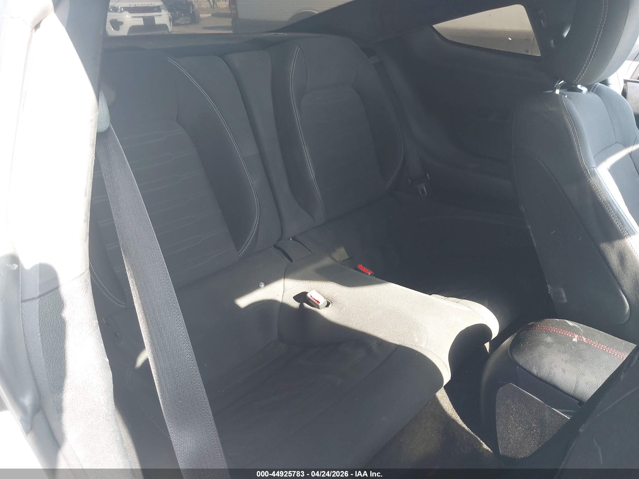 FORD MUSTANG image 8