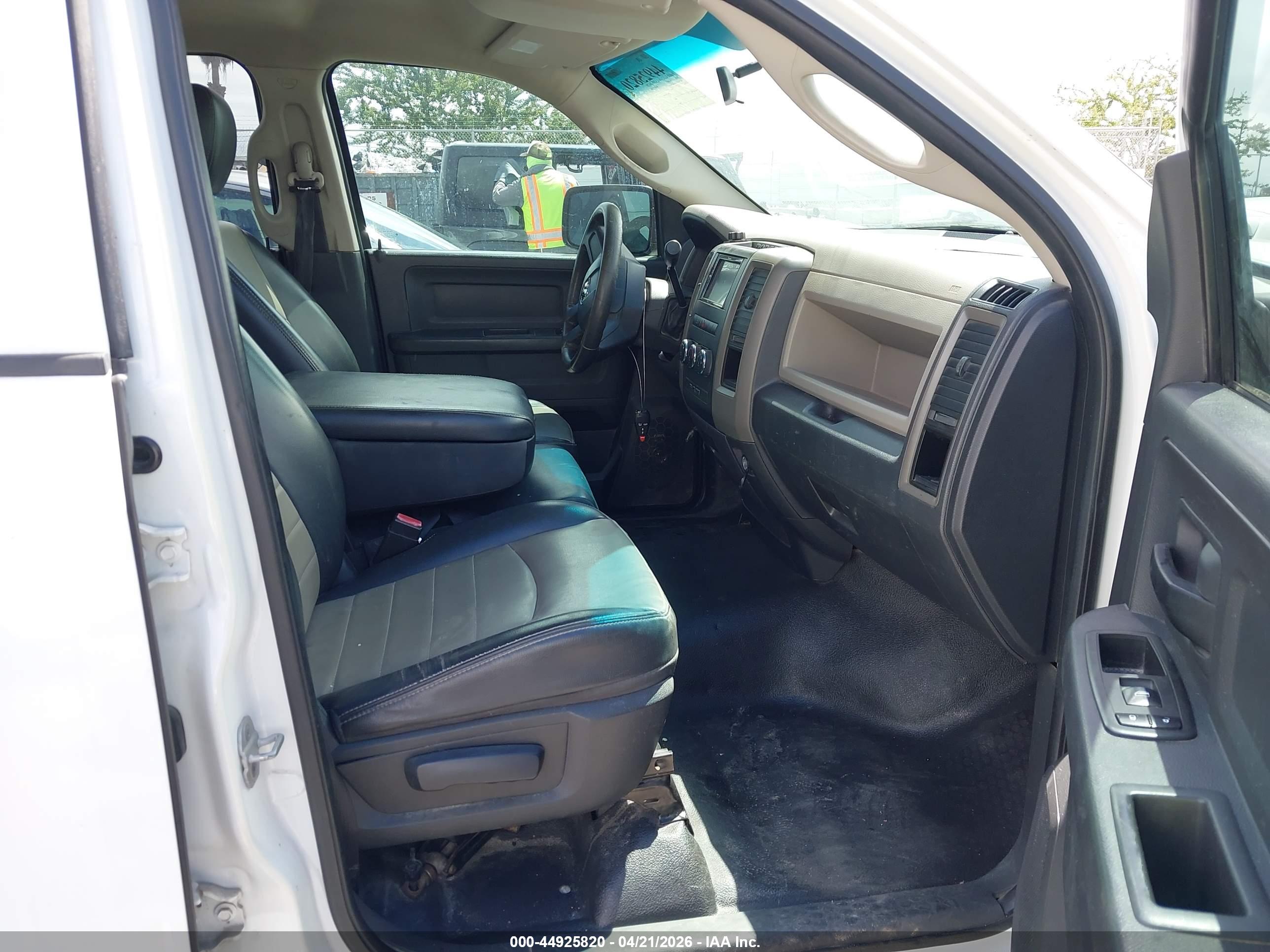 DODGE RAM image 5