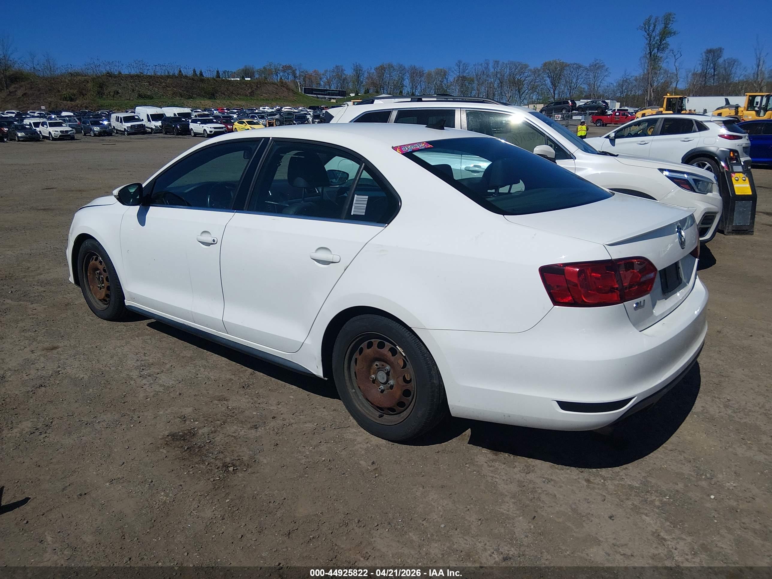 VOLKSWAGEN JETTA image 3