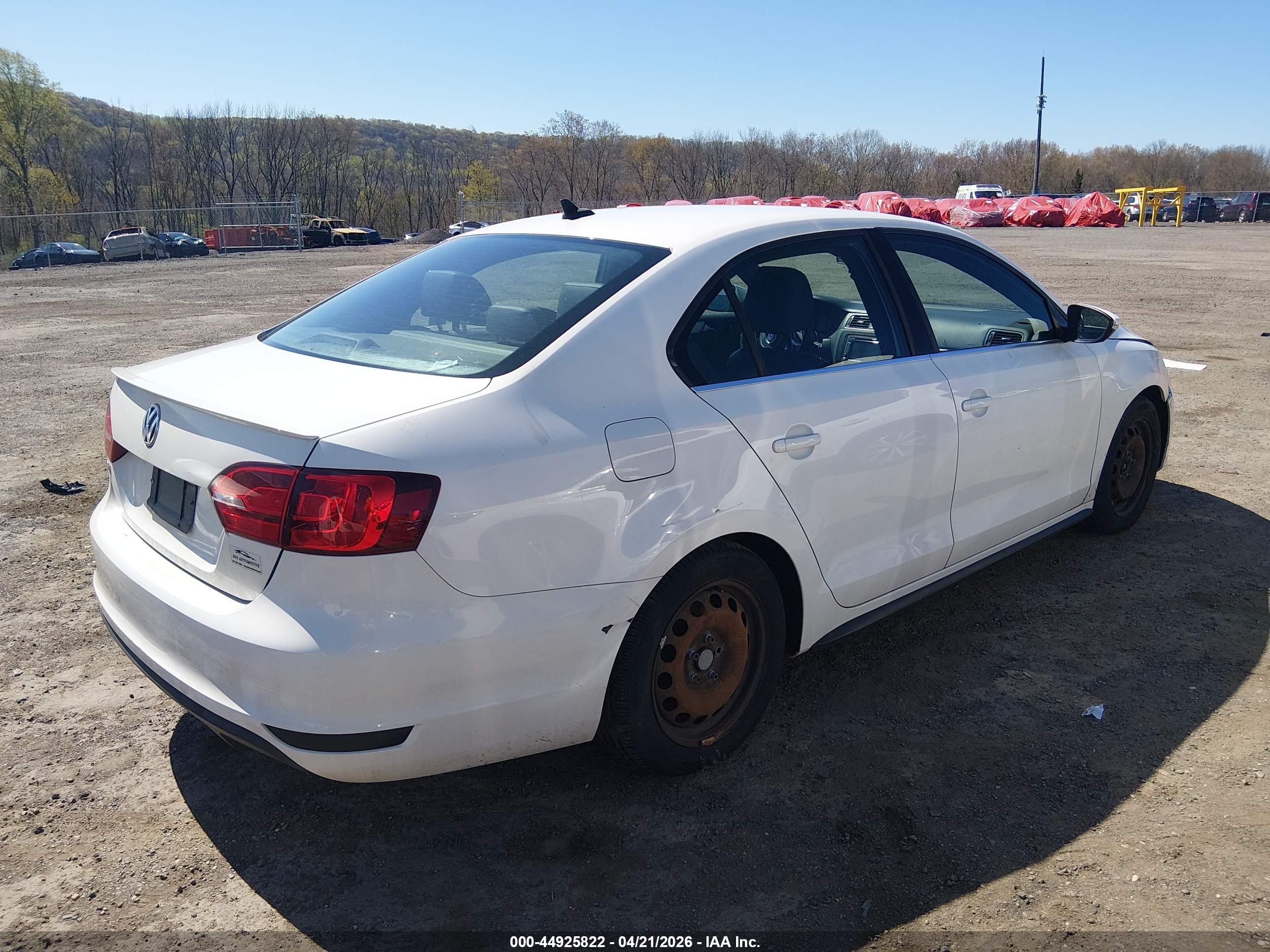 VOLKSWAGEN JETTA image 4