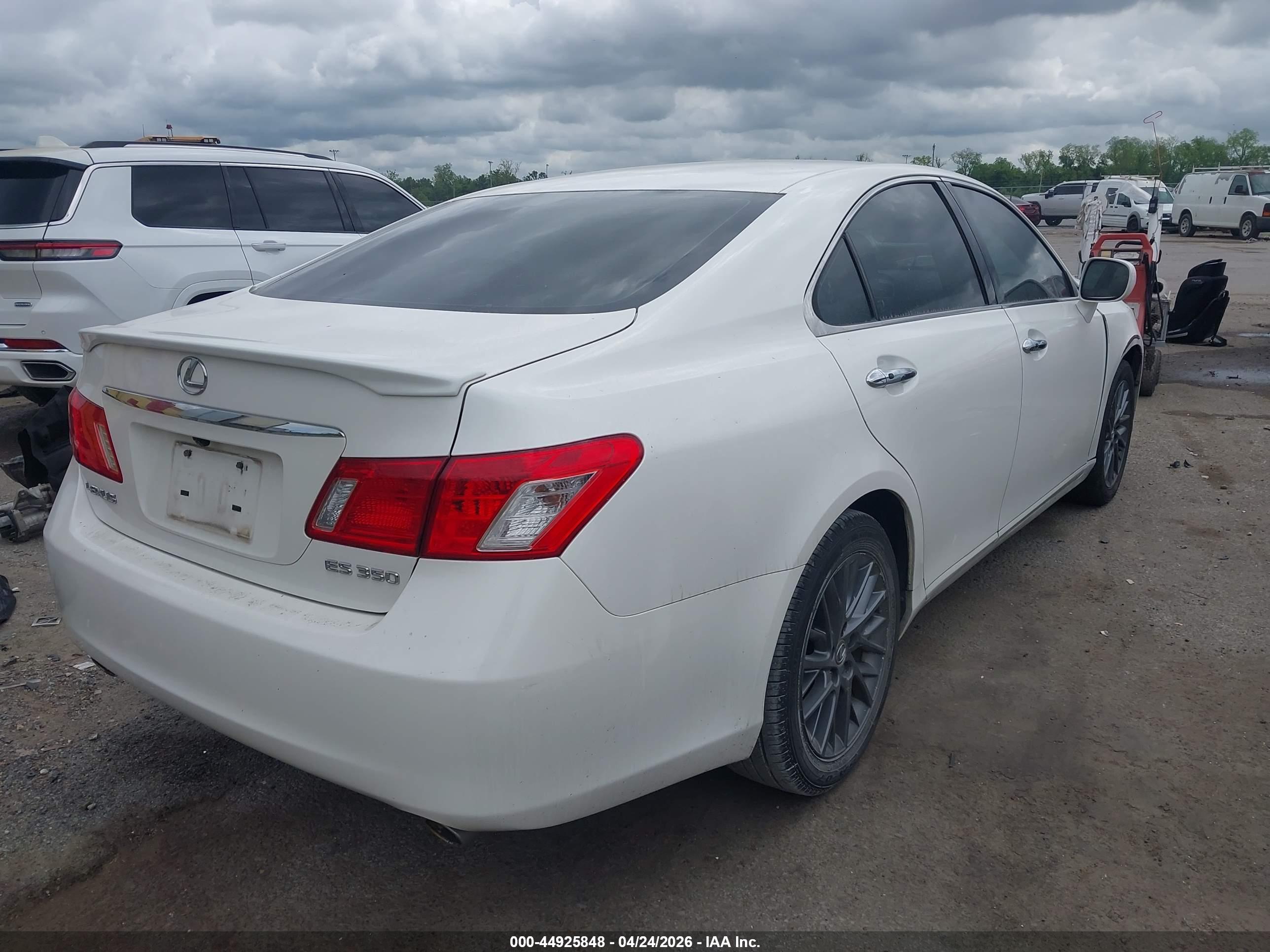 LEXUS ES image 4