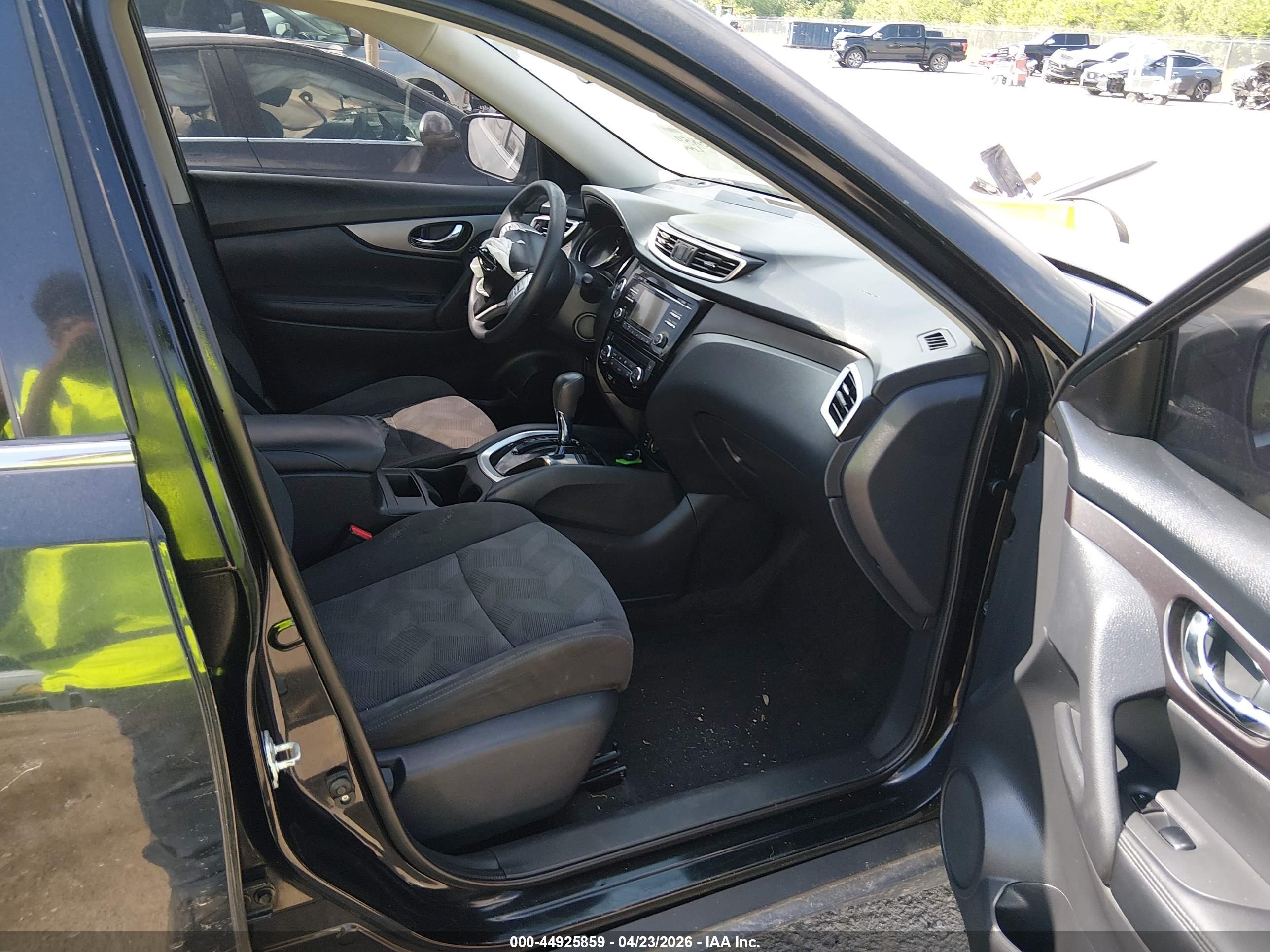NISSAN ROGUE image 5