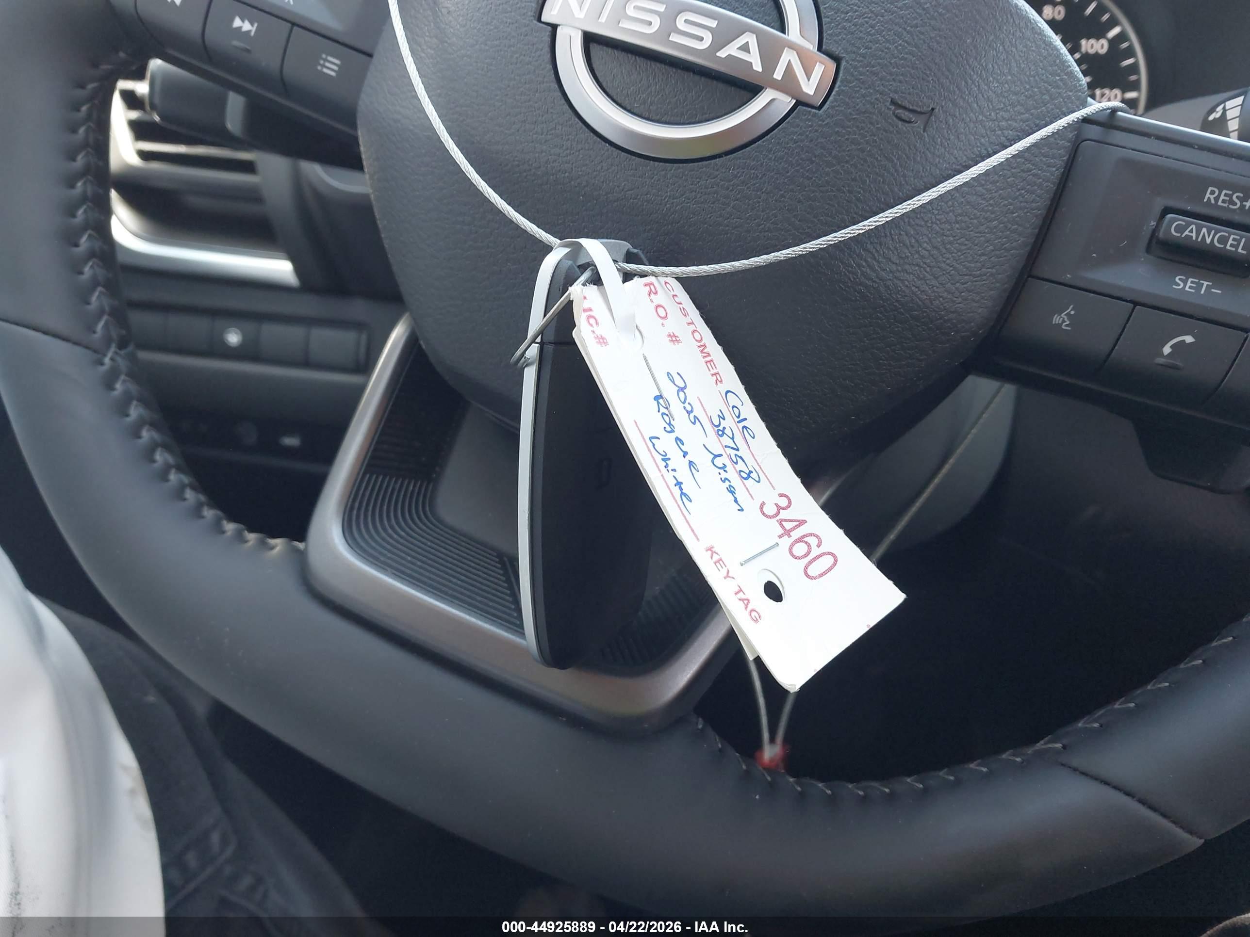 NISSAN ROGUE image 11