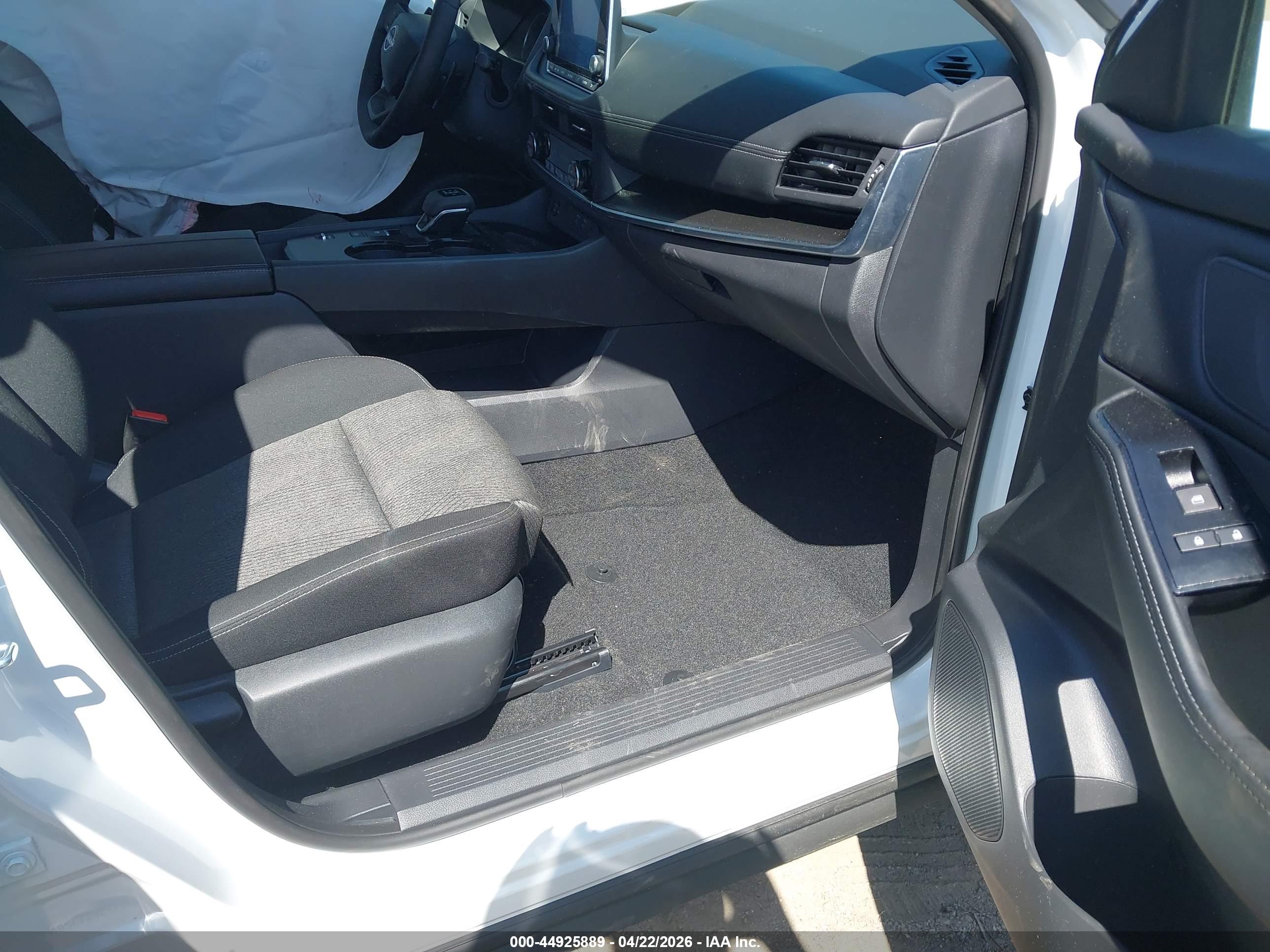 NISSAN ROGUE image 5