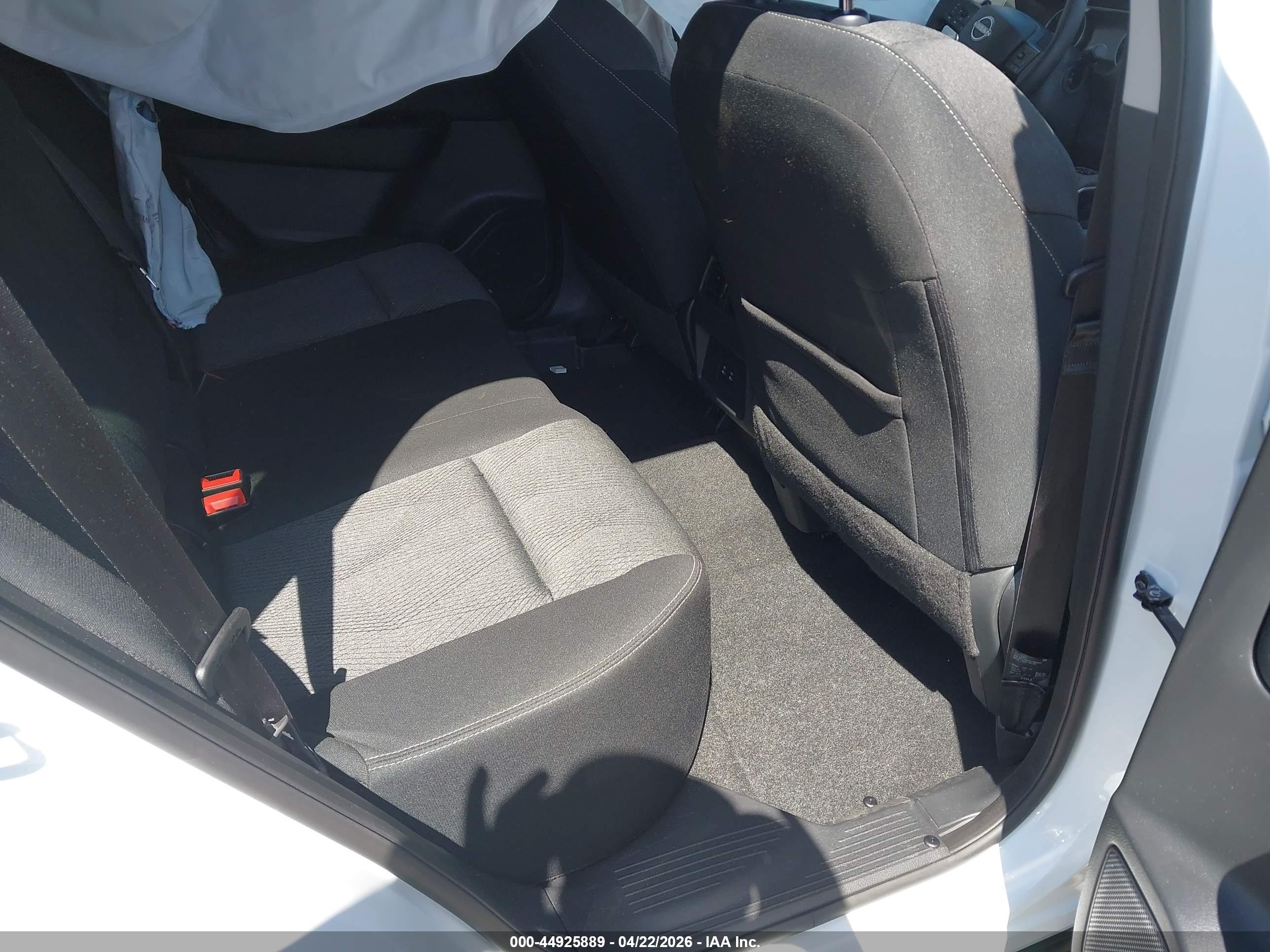 NISSAN ROGUE image 8