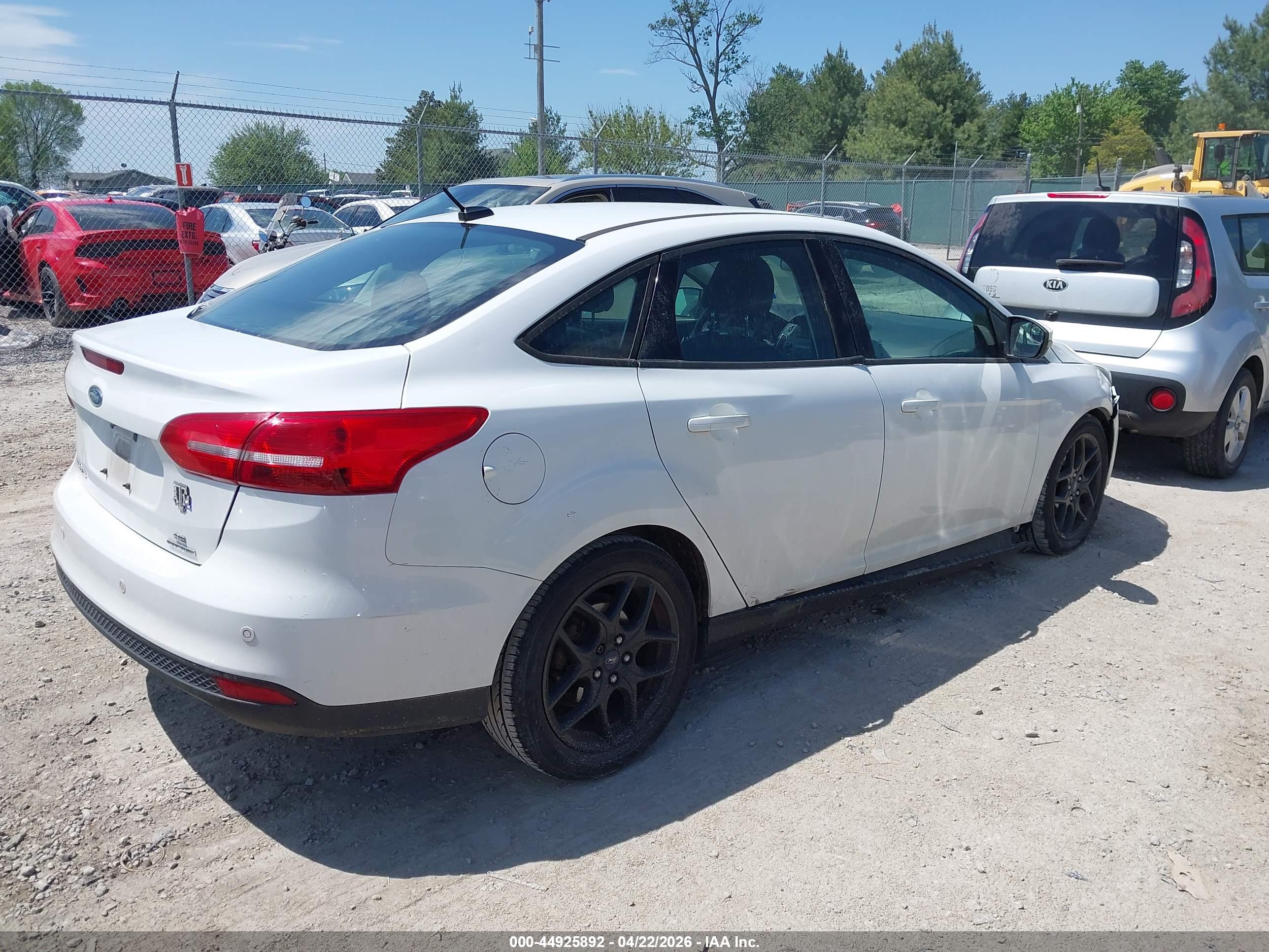 FORD FOCUS image 4