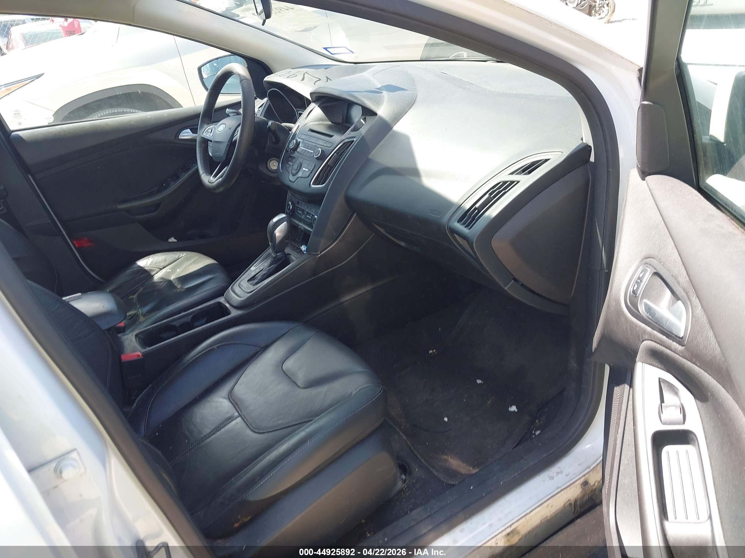 FORD FOCUS image 5