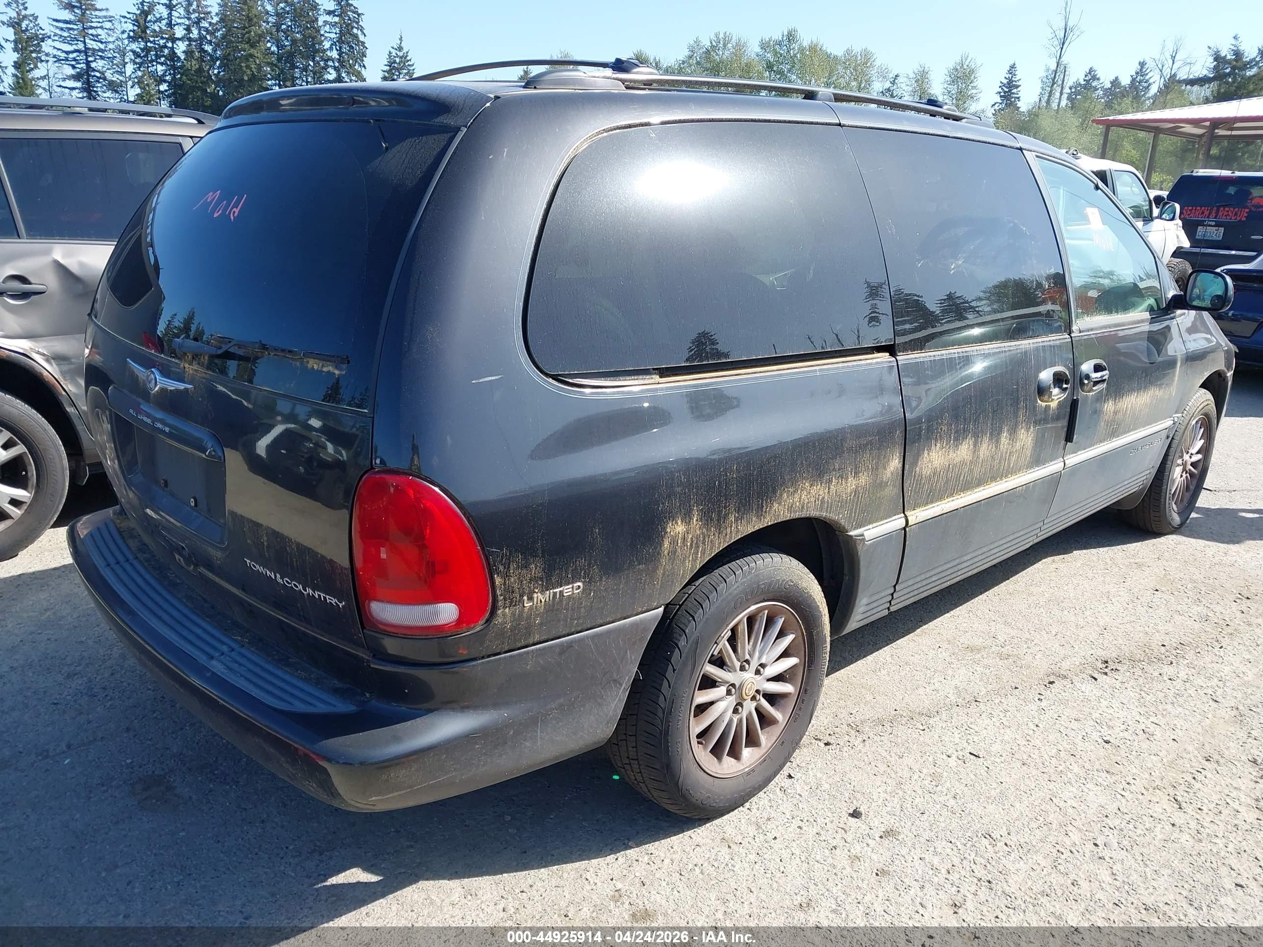 CHRYSLER TOWN image 4