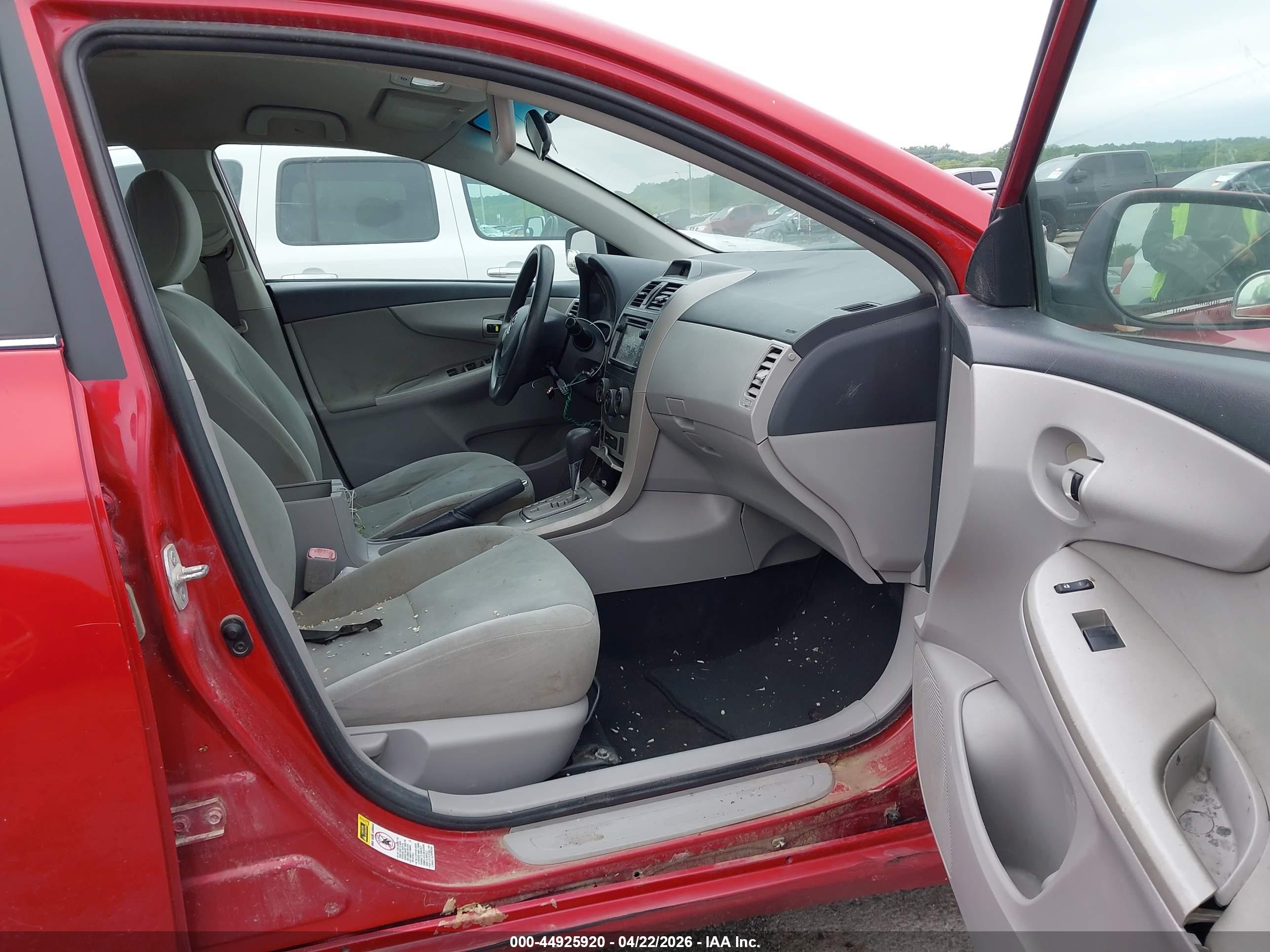 TOYOTA COROLLA image 5