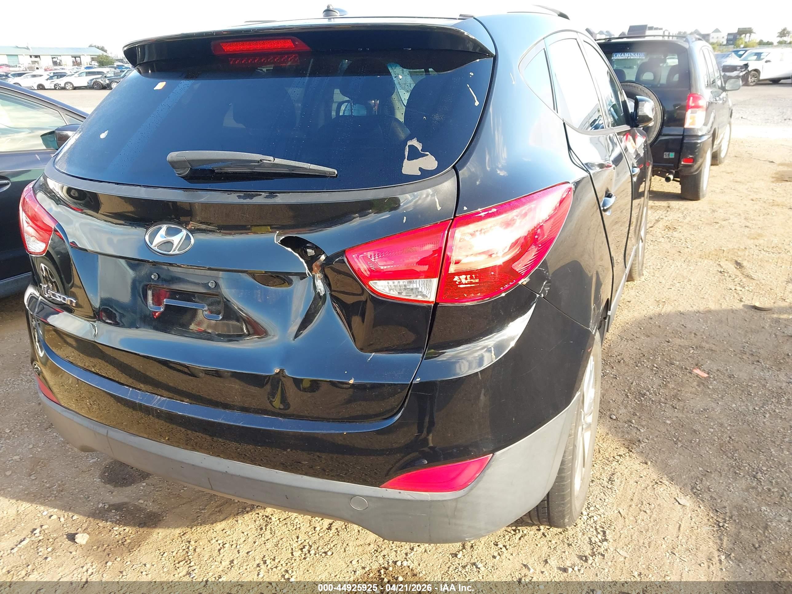 HYUNDAI TUCSON image 6