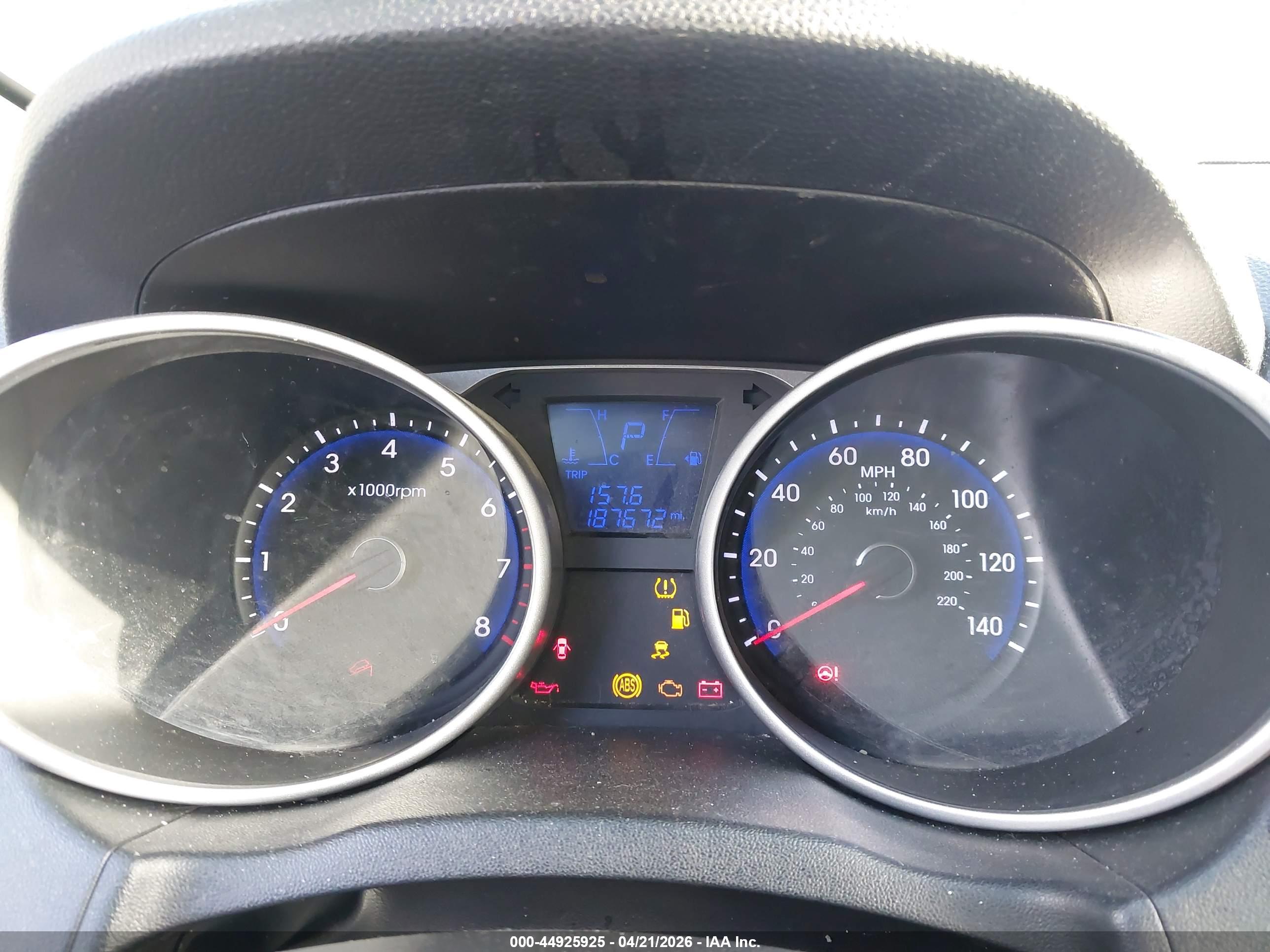 HYUNDAI TUCSON image 7
