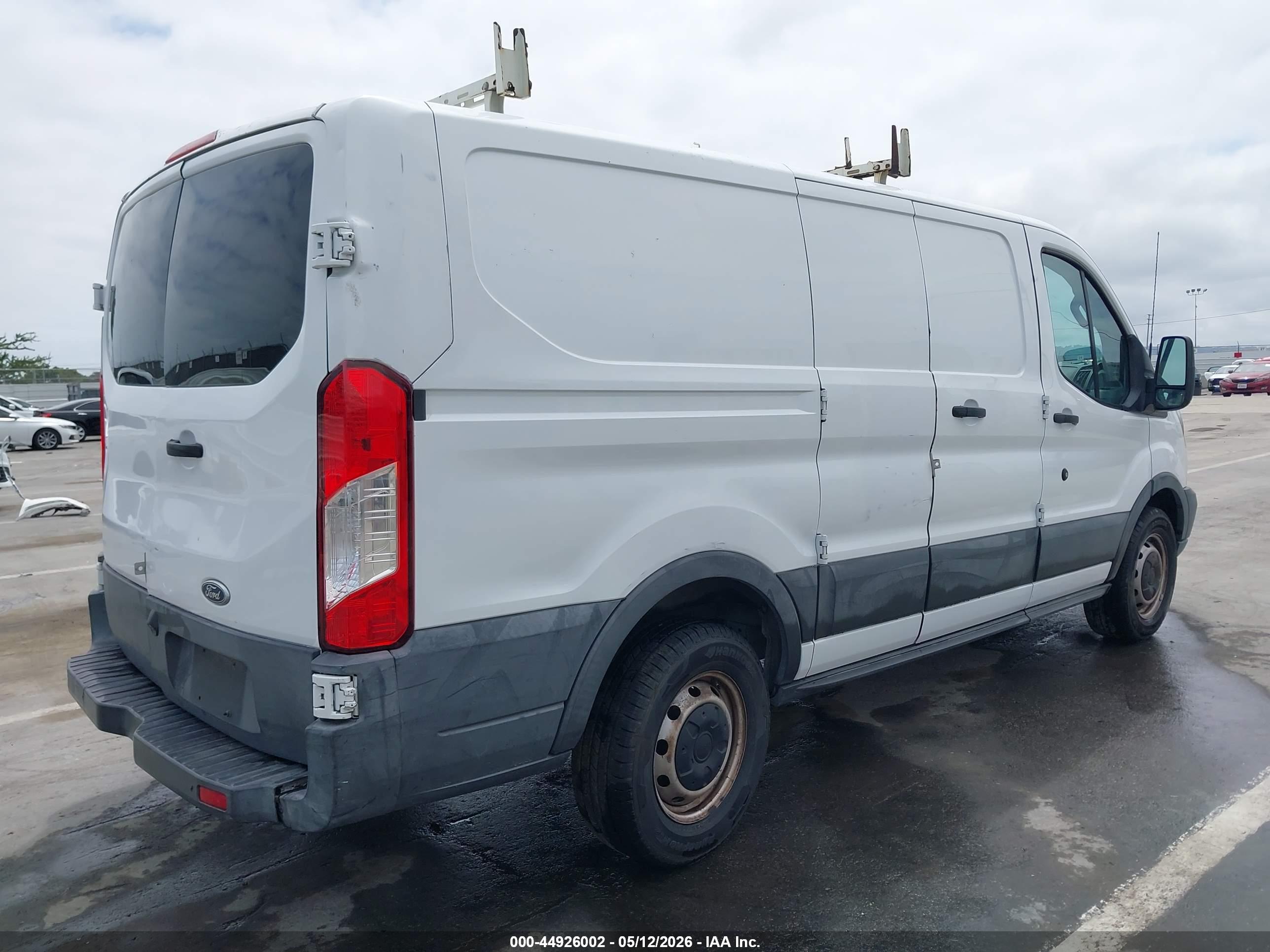 FORD TRANSIT-150 image 4
