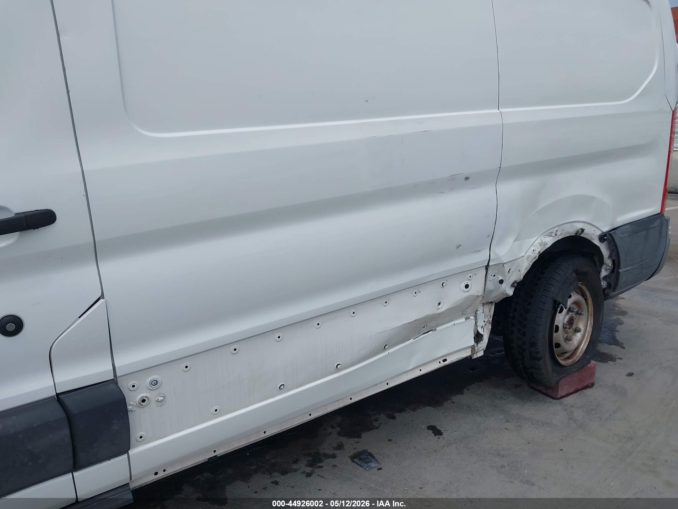 FORD TRANSIT-150 image 6