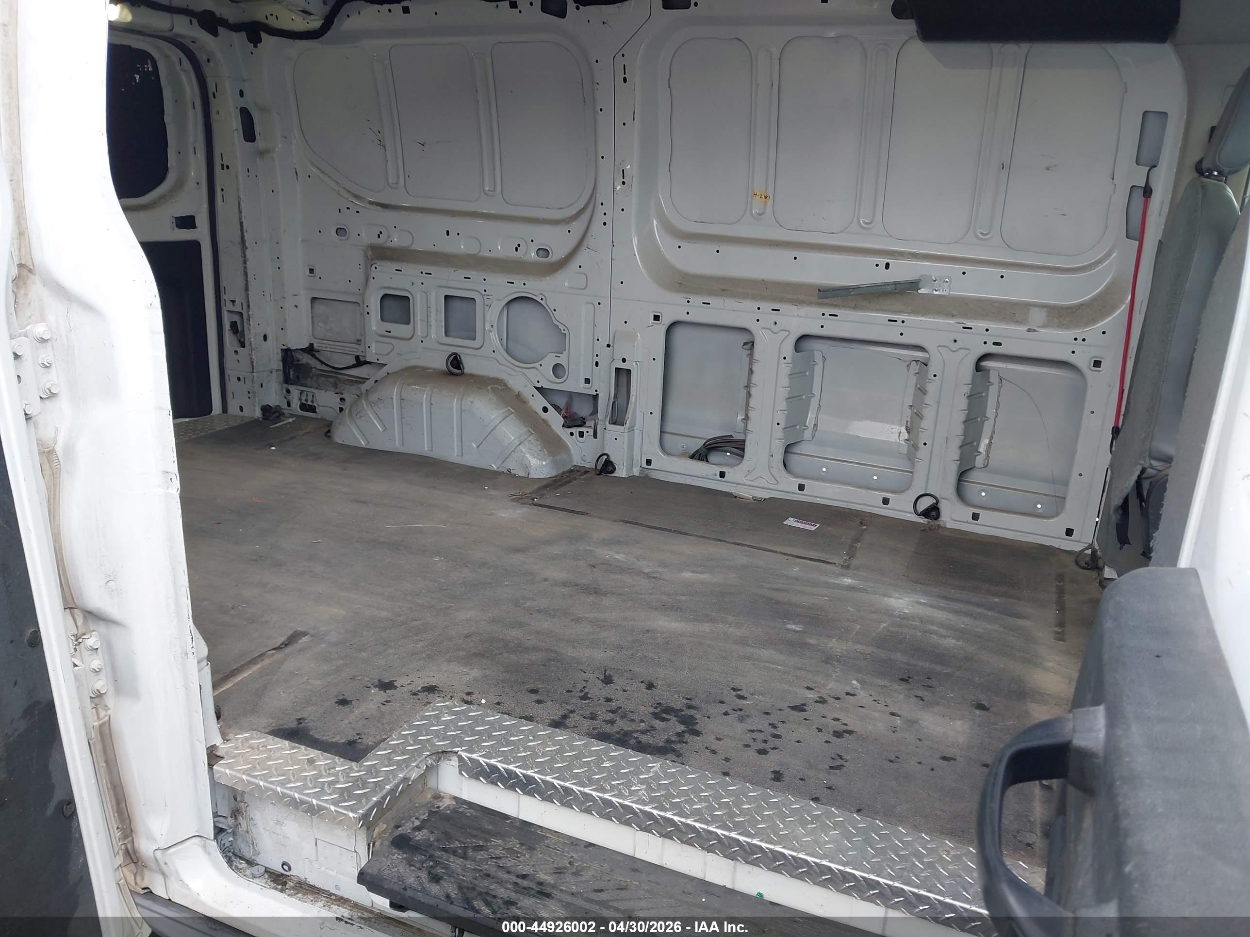 FORD TRANSIT-150 image 8