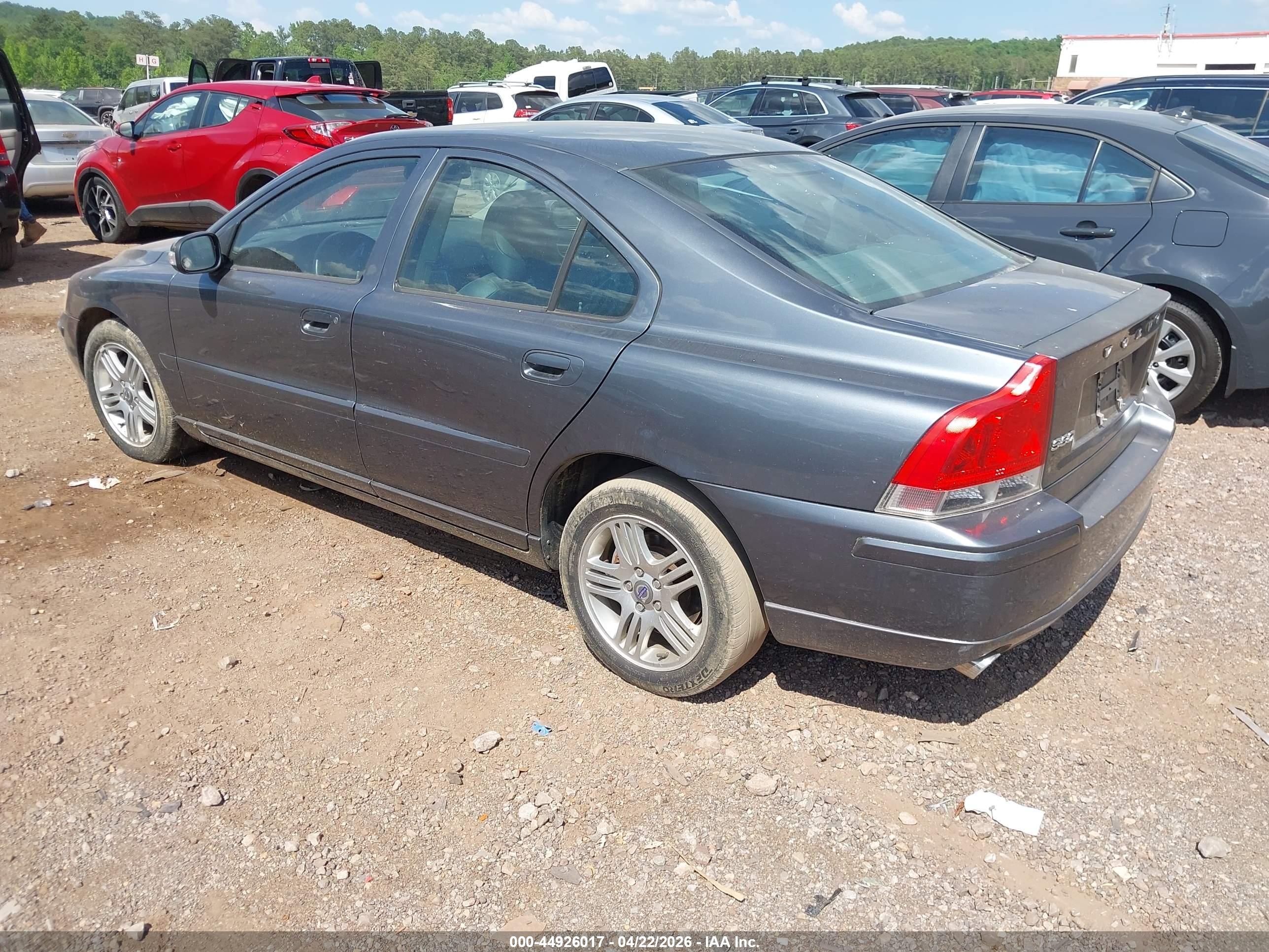 VOLVO S60 image 3