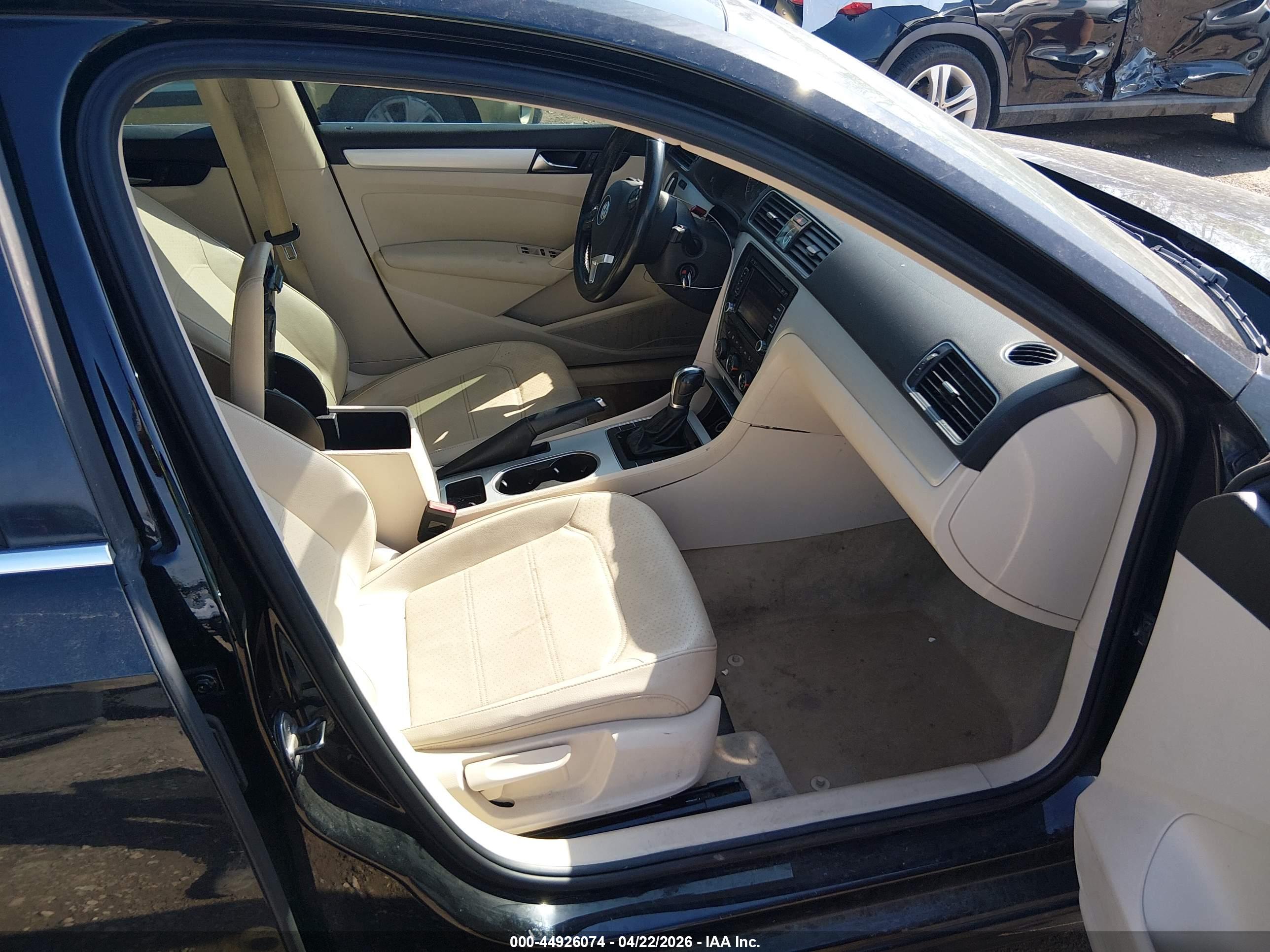 VOLKSWAGEN PASSAT image 5