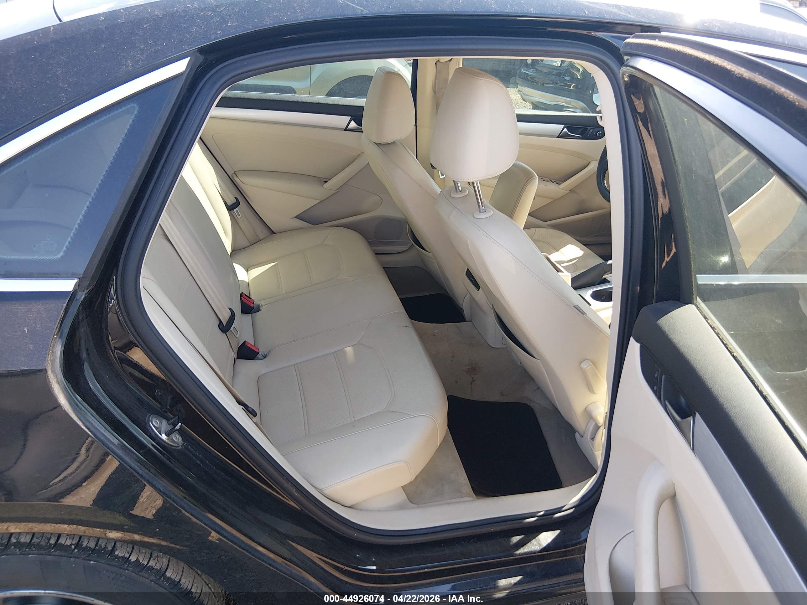 VOLKSWAGEN PASSAT image 8