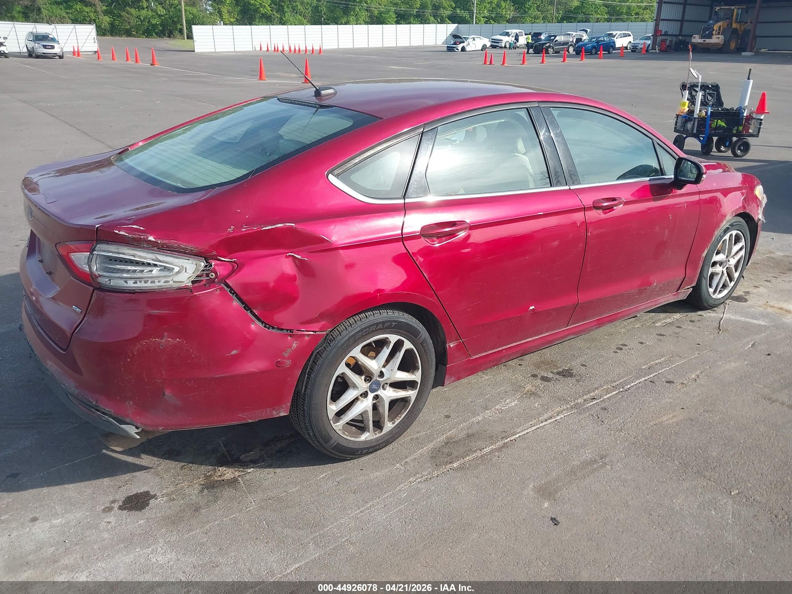 FORD FUSION image 4