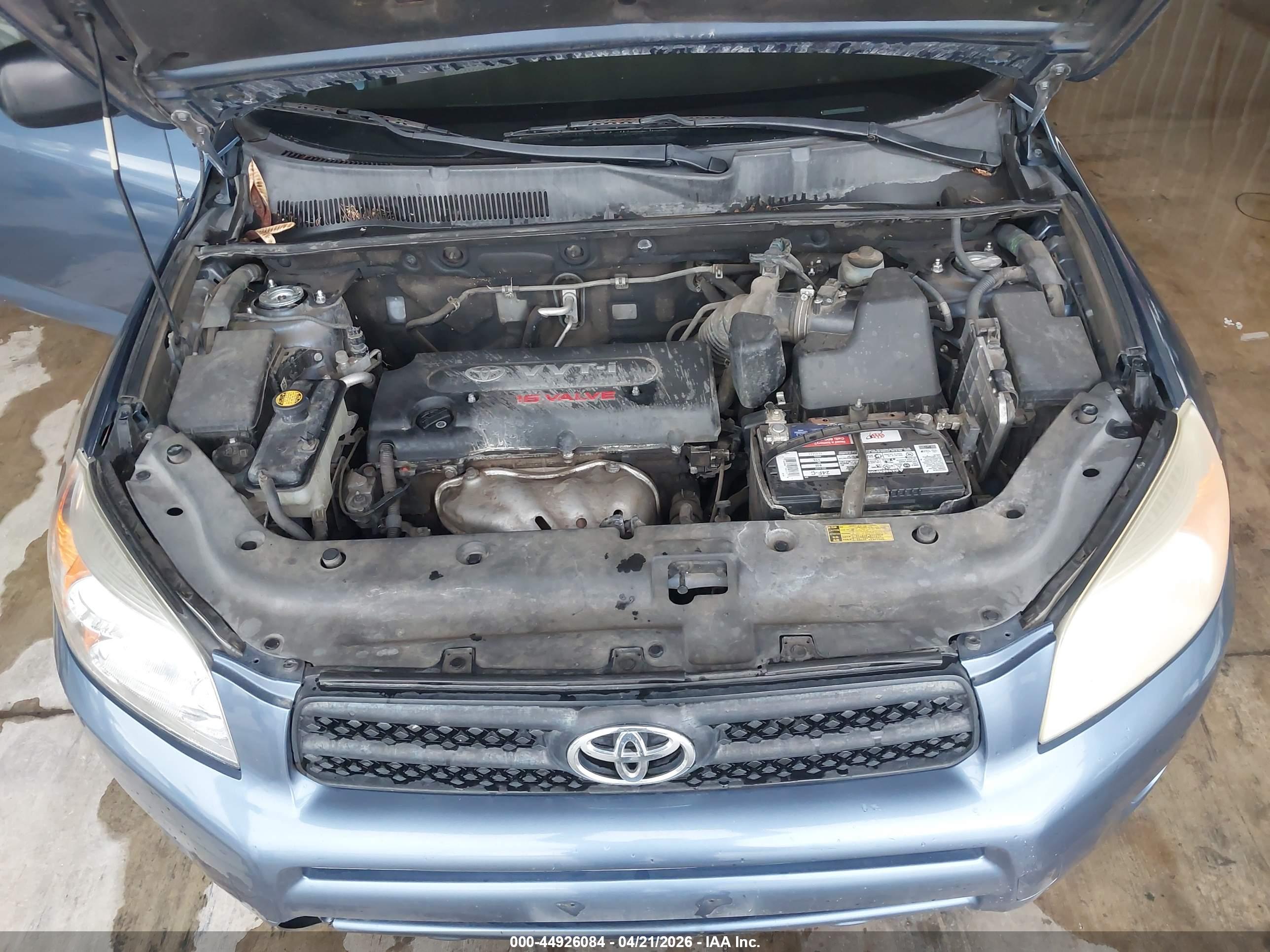 TOYOTA RAV4 image 10