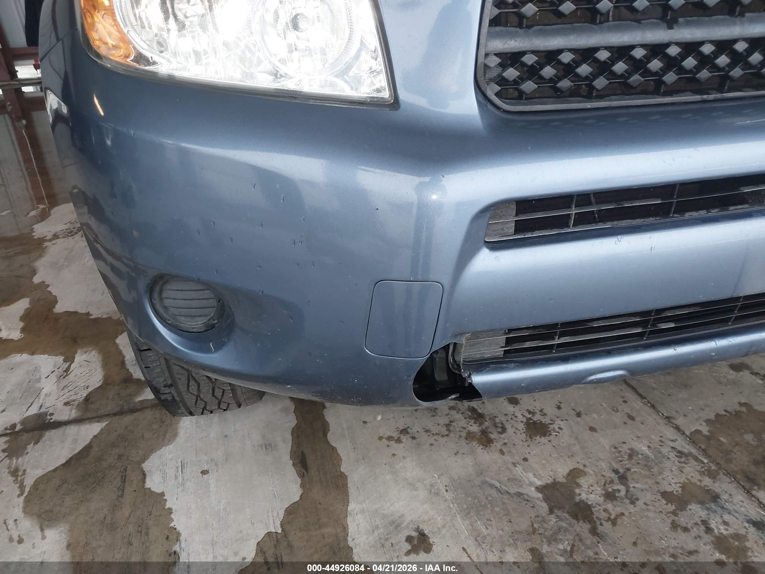 TOYOTA RAV4 image 6