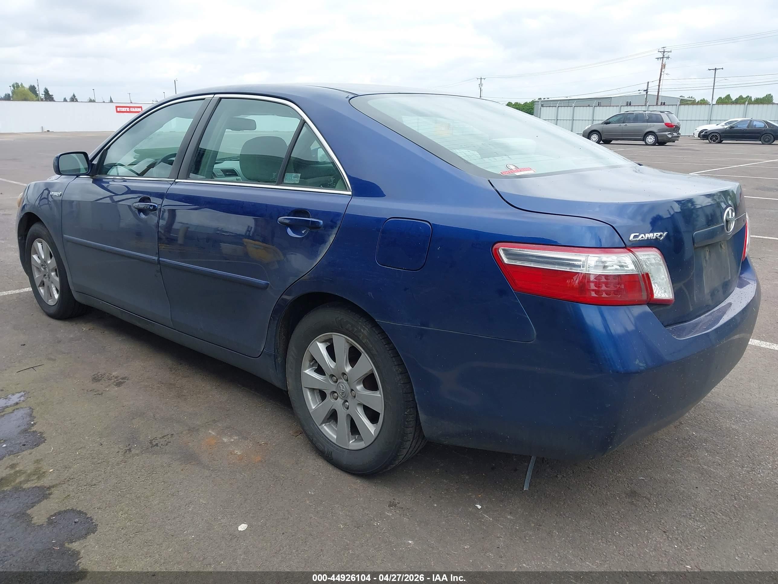TOYOTA CAMRY image 3