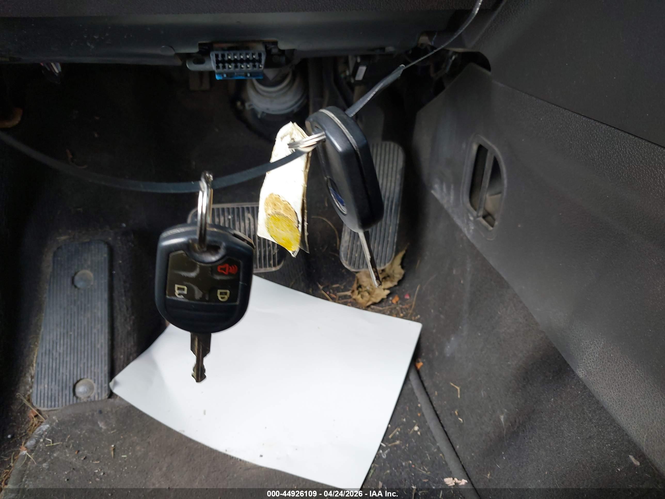 FORD TAURUS image 11