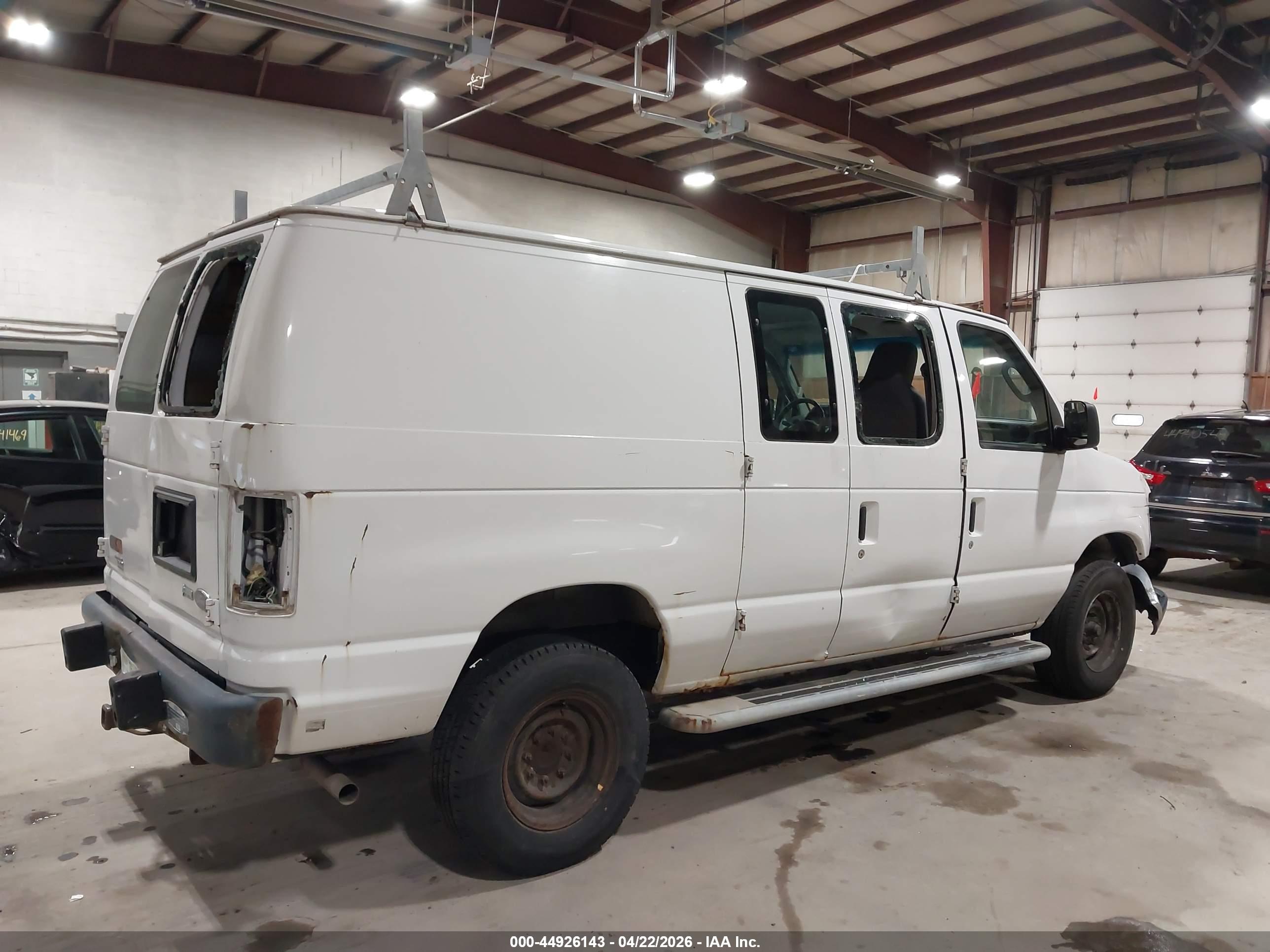 FORD E-250 image 4