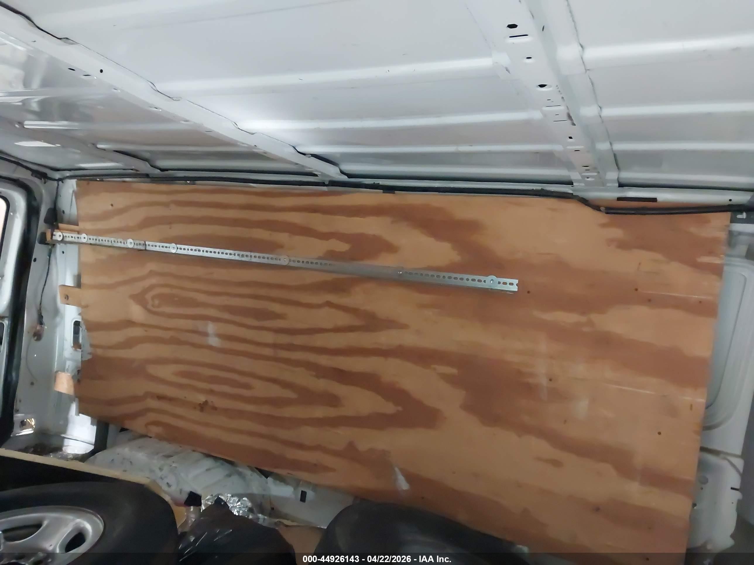 FORD E-250 image 8