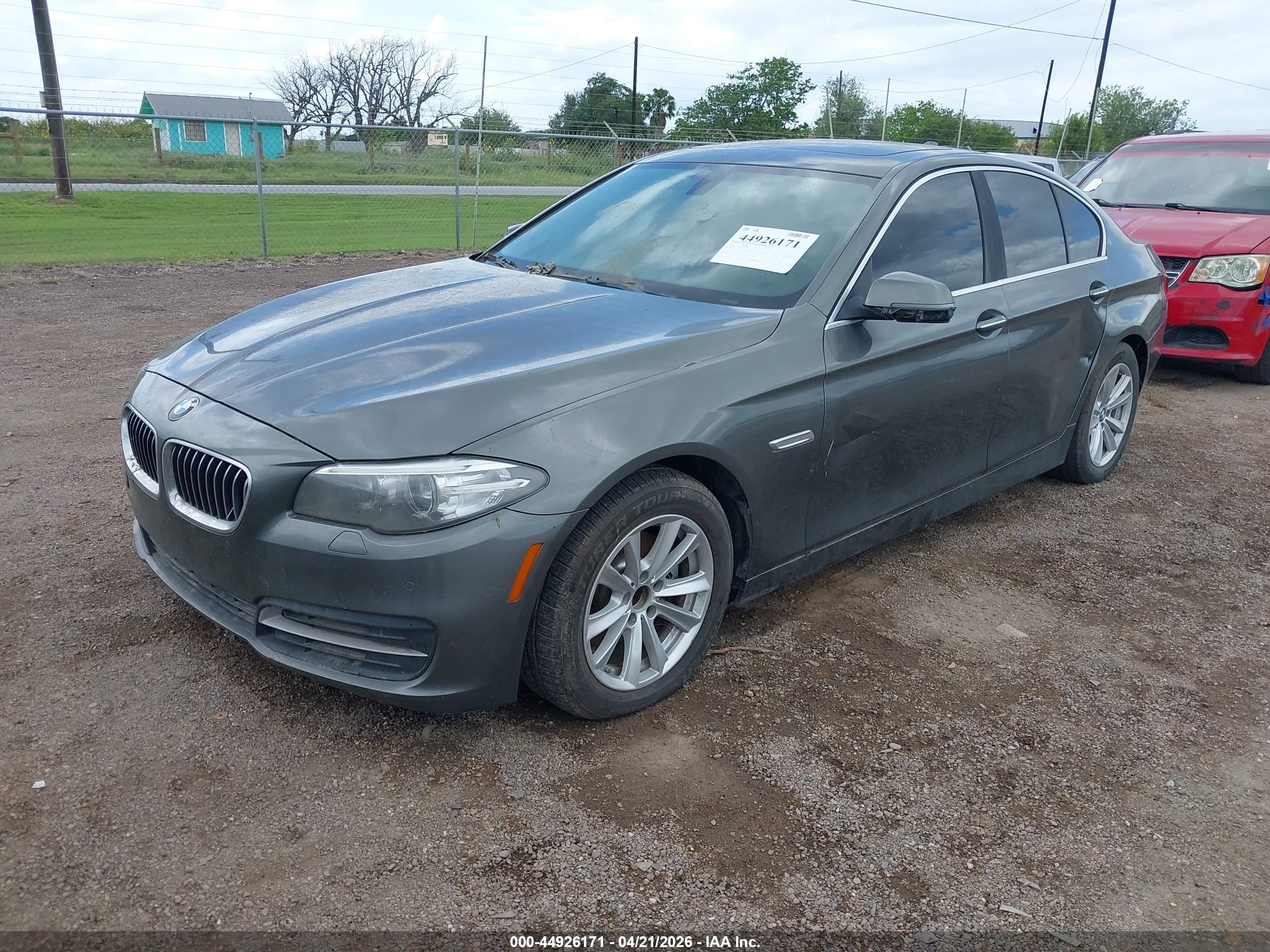 BMW 528I image 2