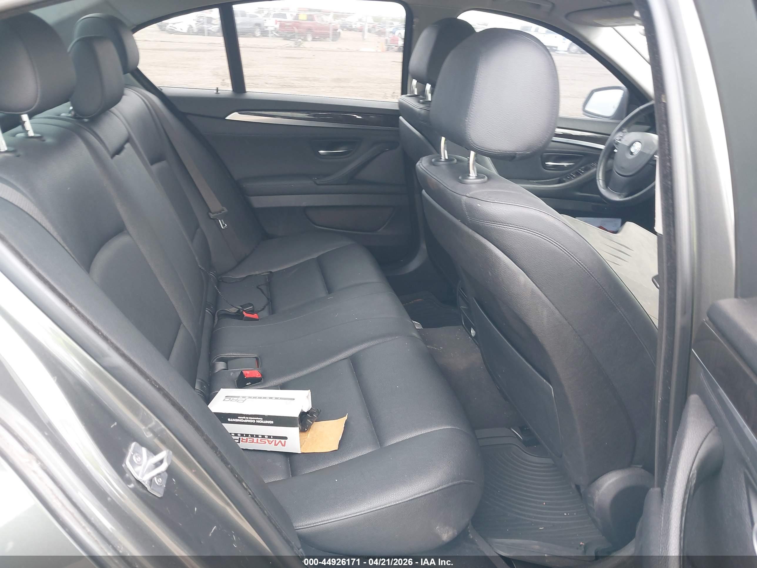 BMW 528I image 8