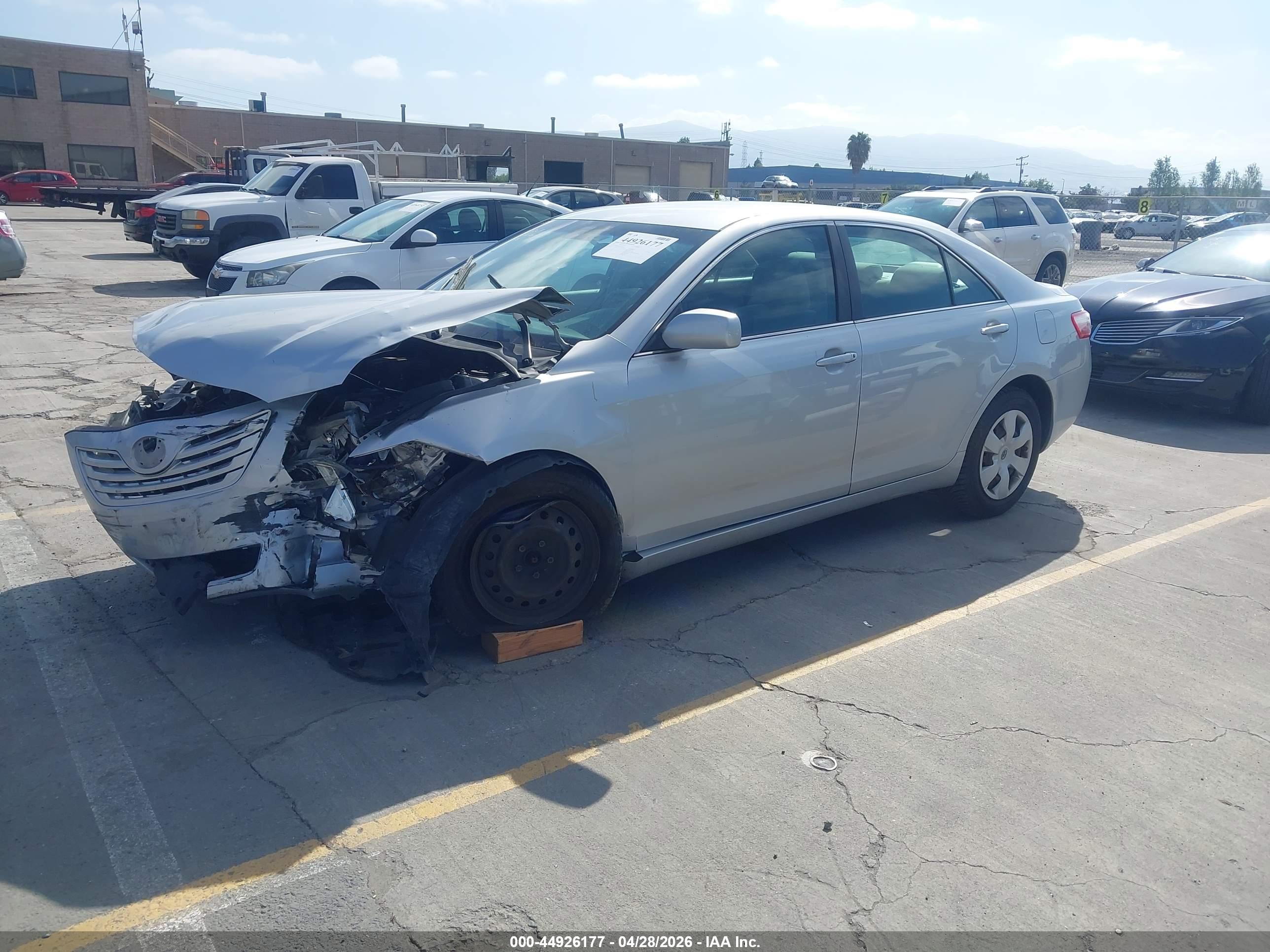 TOYOTA CAMRY image 2