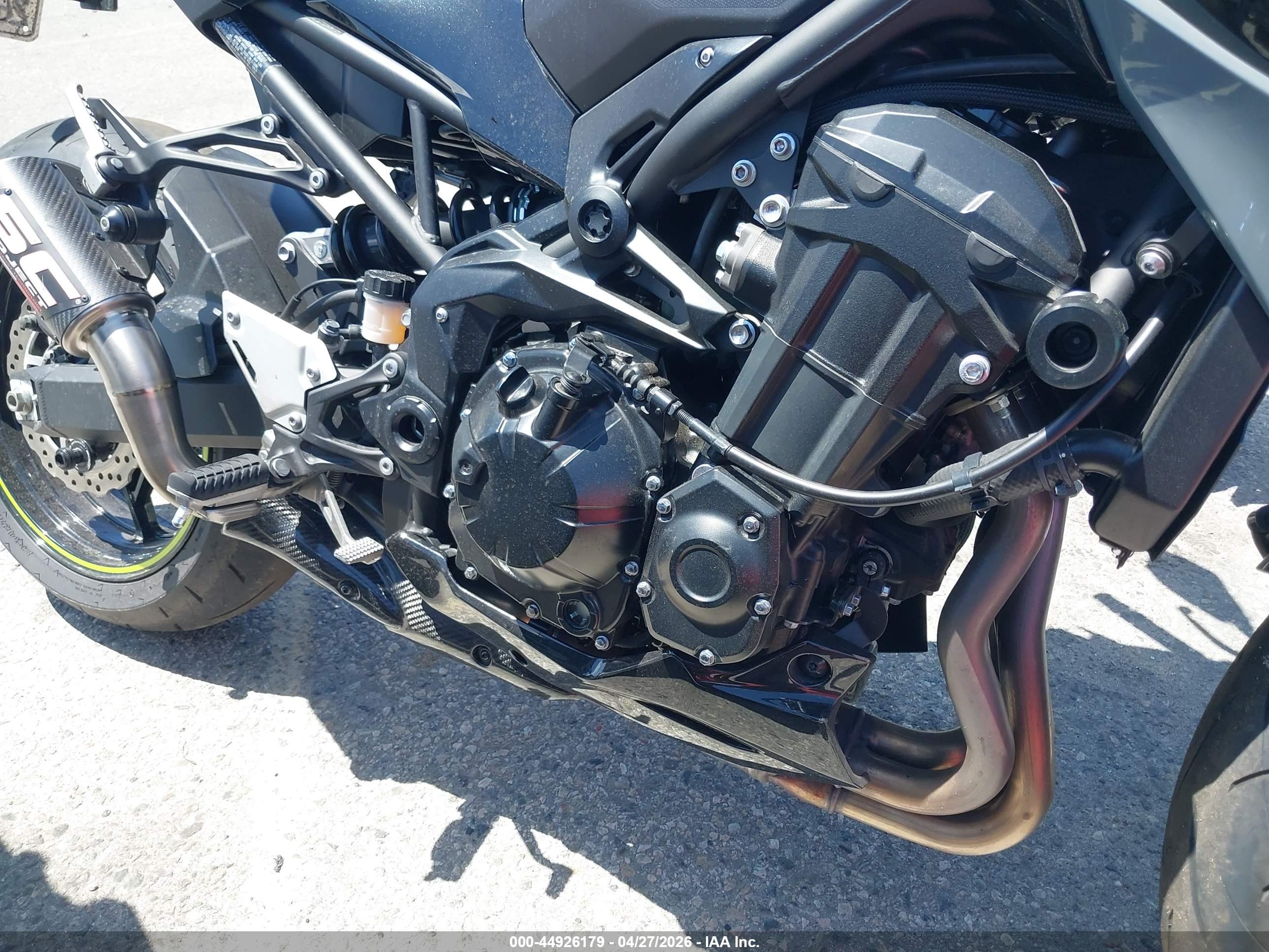 KAWASAKI ZR900 image 8