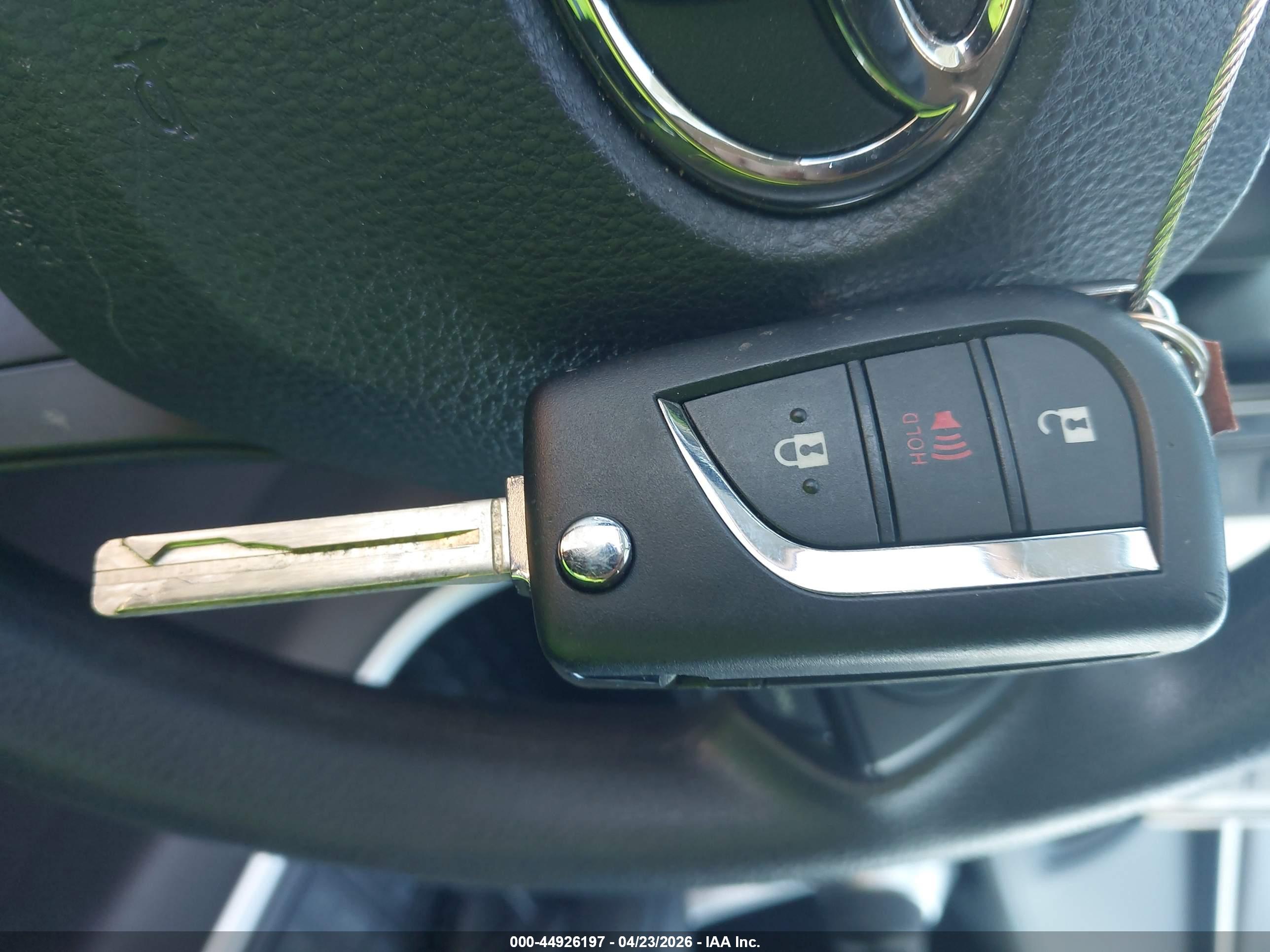 TOYOTA RAV4 image 11