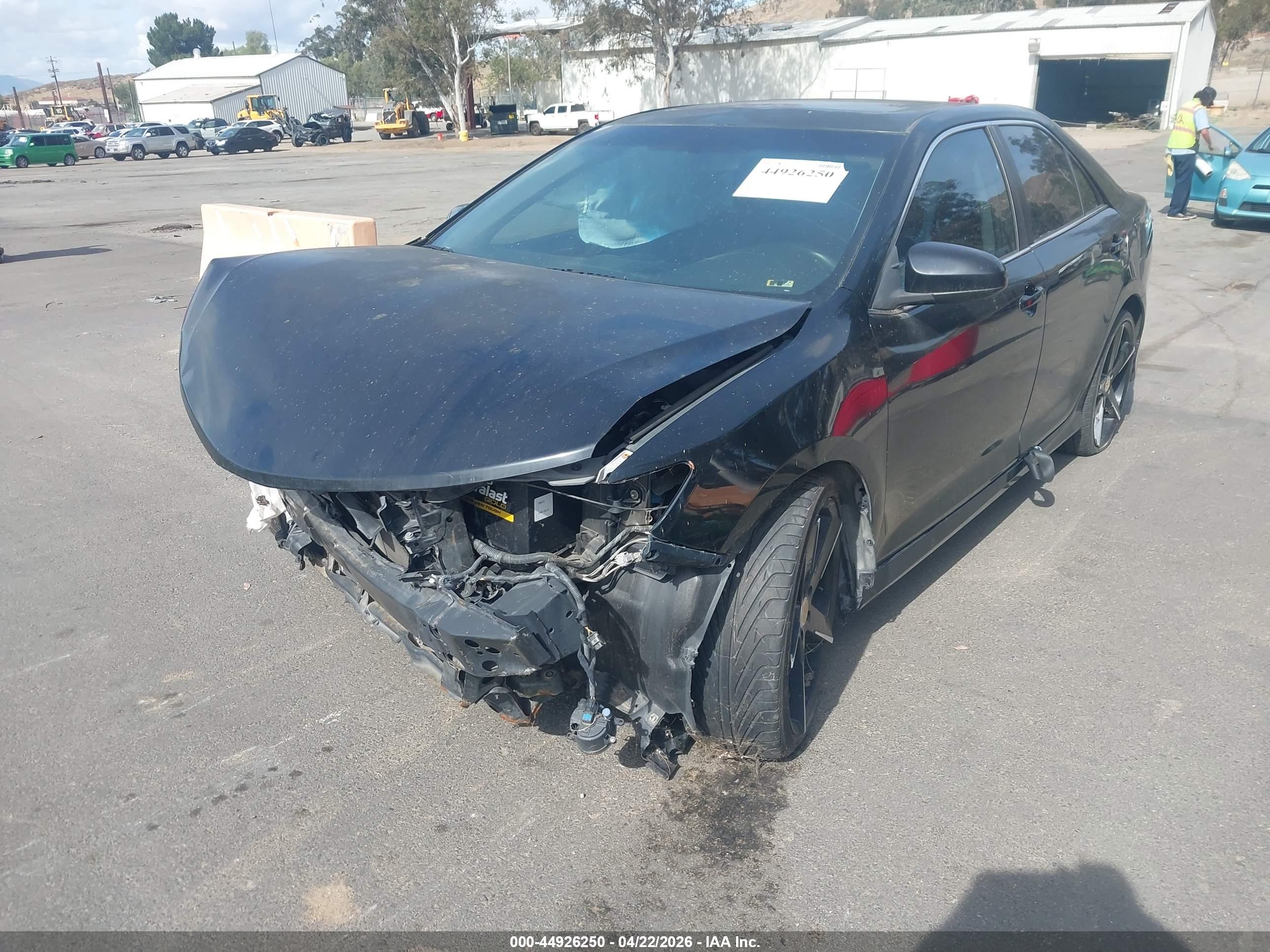TOYOTA CAMRY image 2