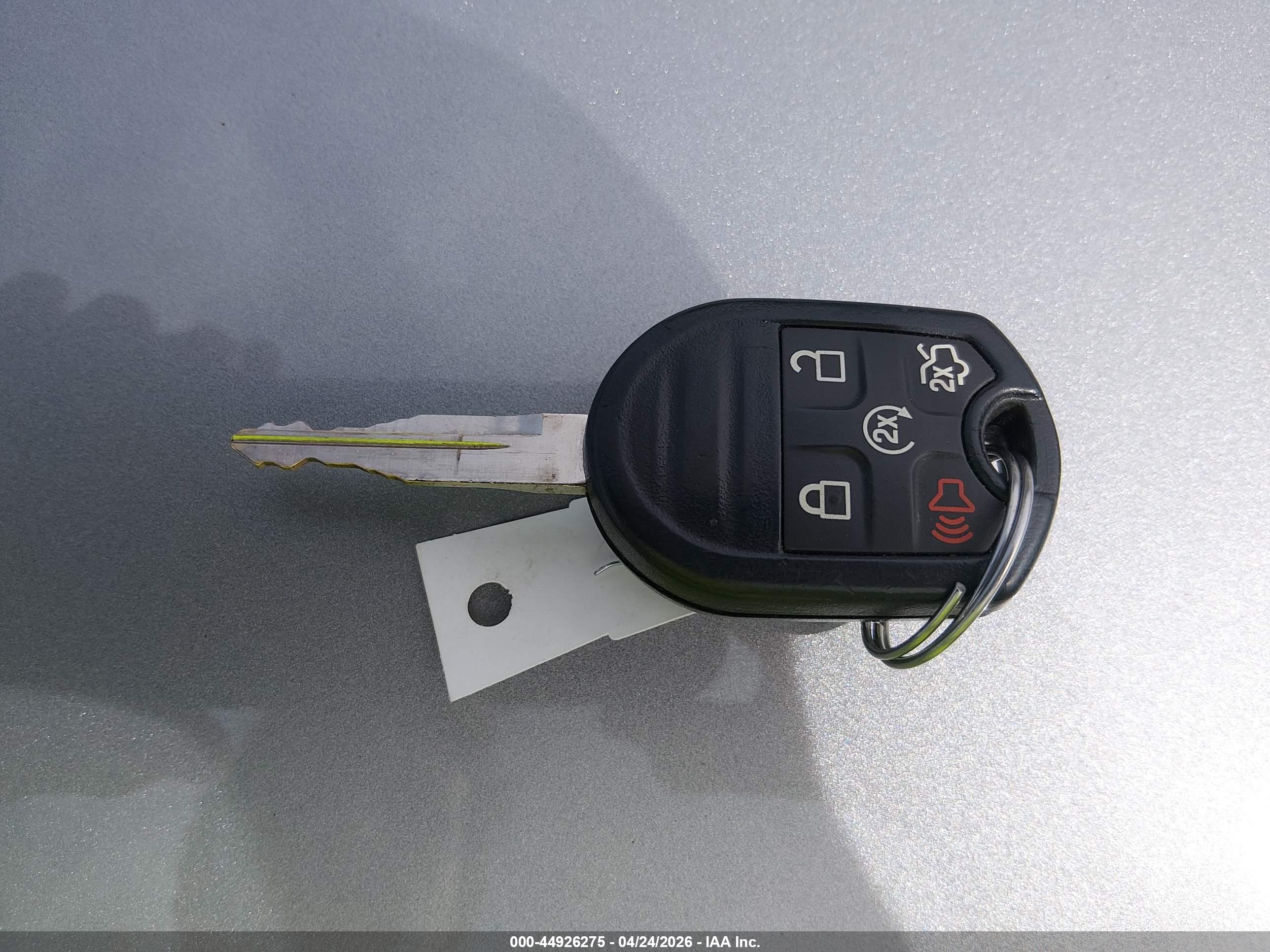 FORD TAURUS image 11