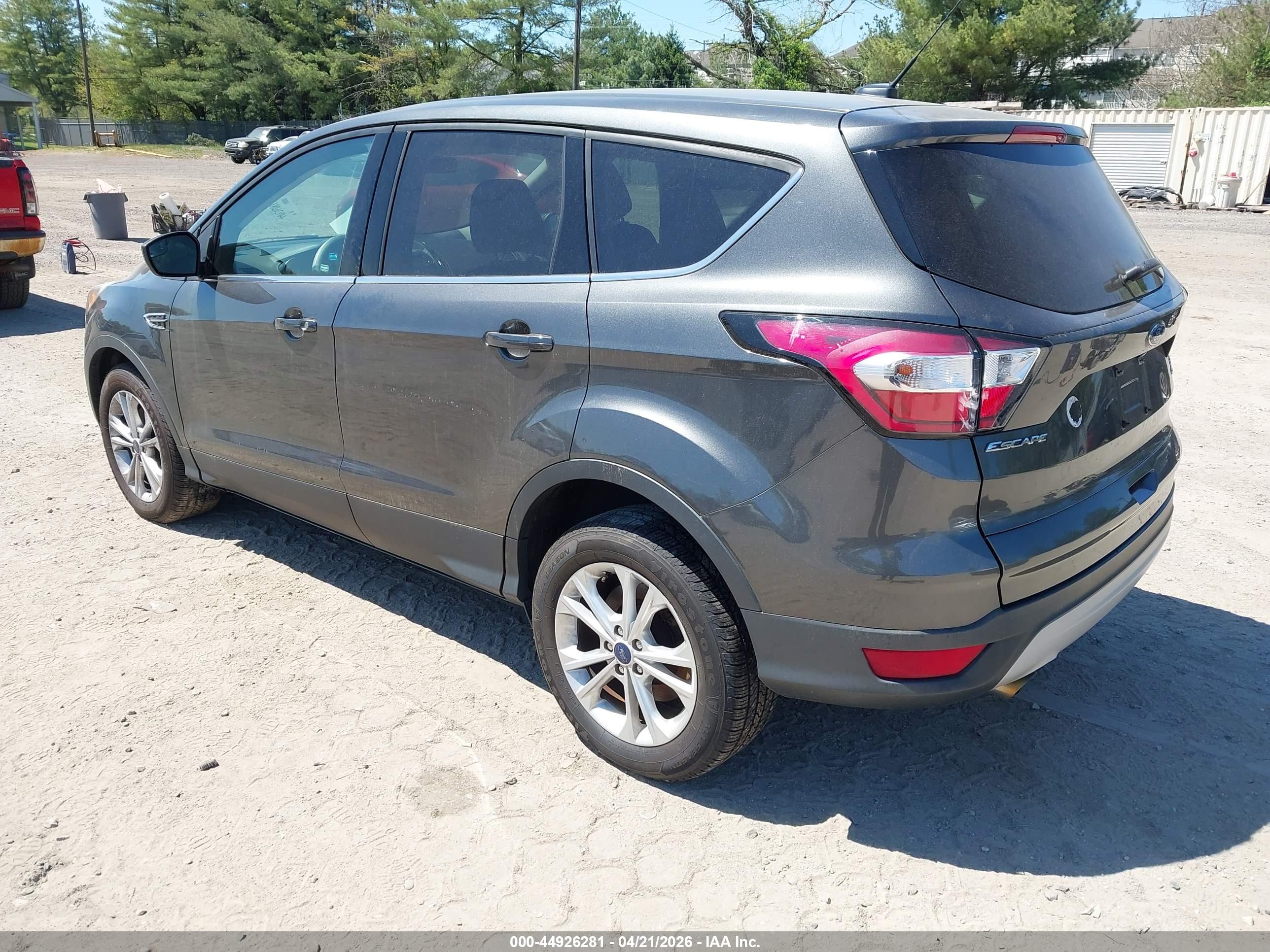 FORD ESCAPE image 3