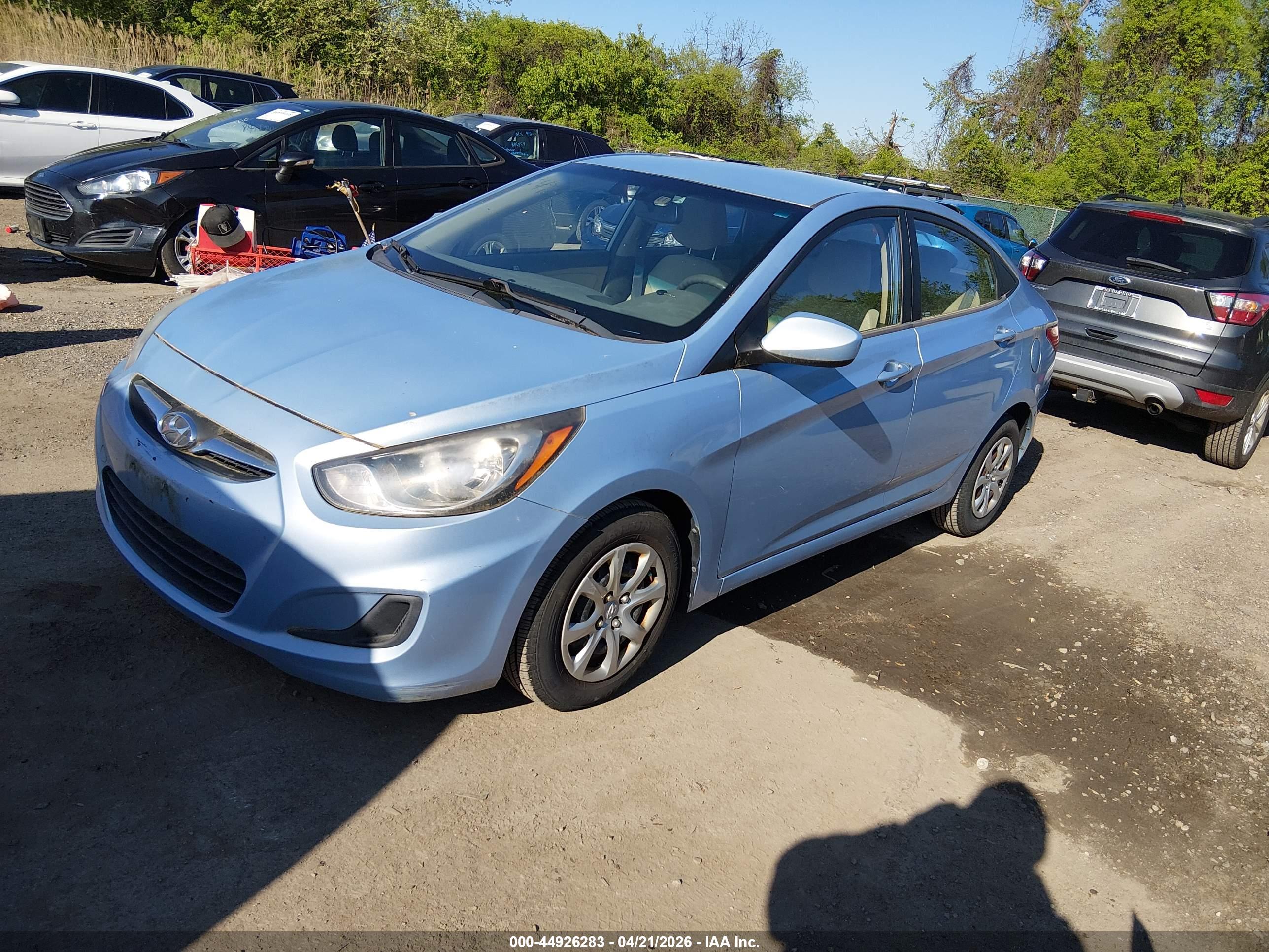 HYUNDAI ACCENT image 2