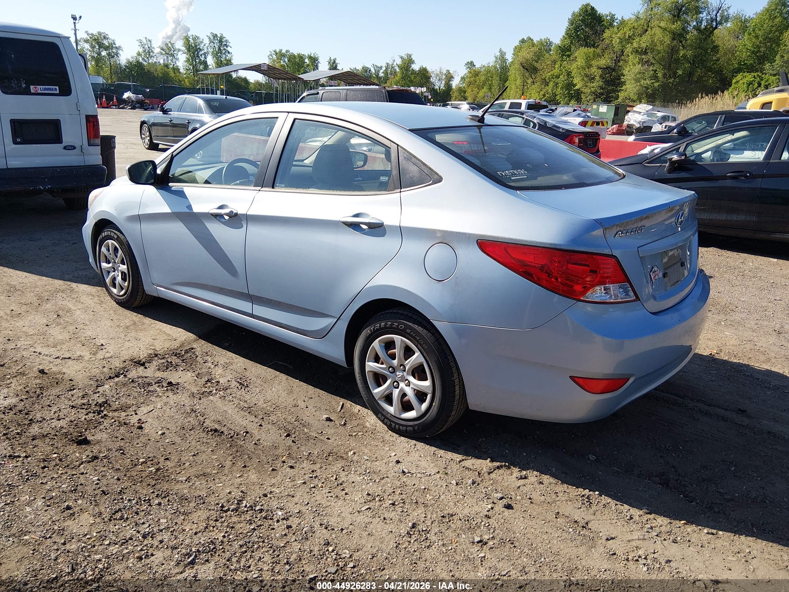 HYUNDAI ACCENT image 3