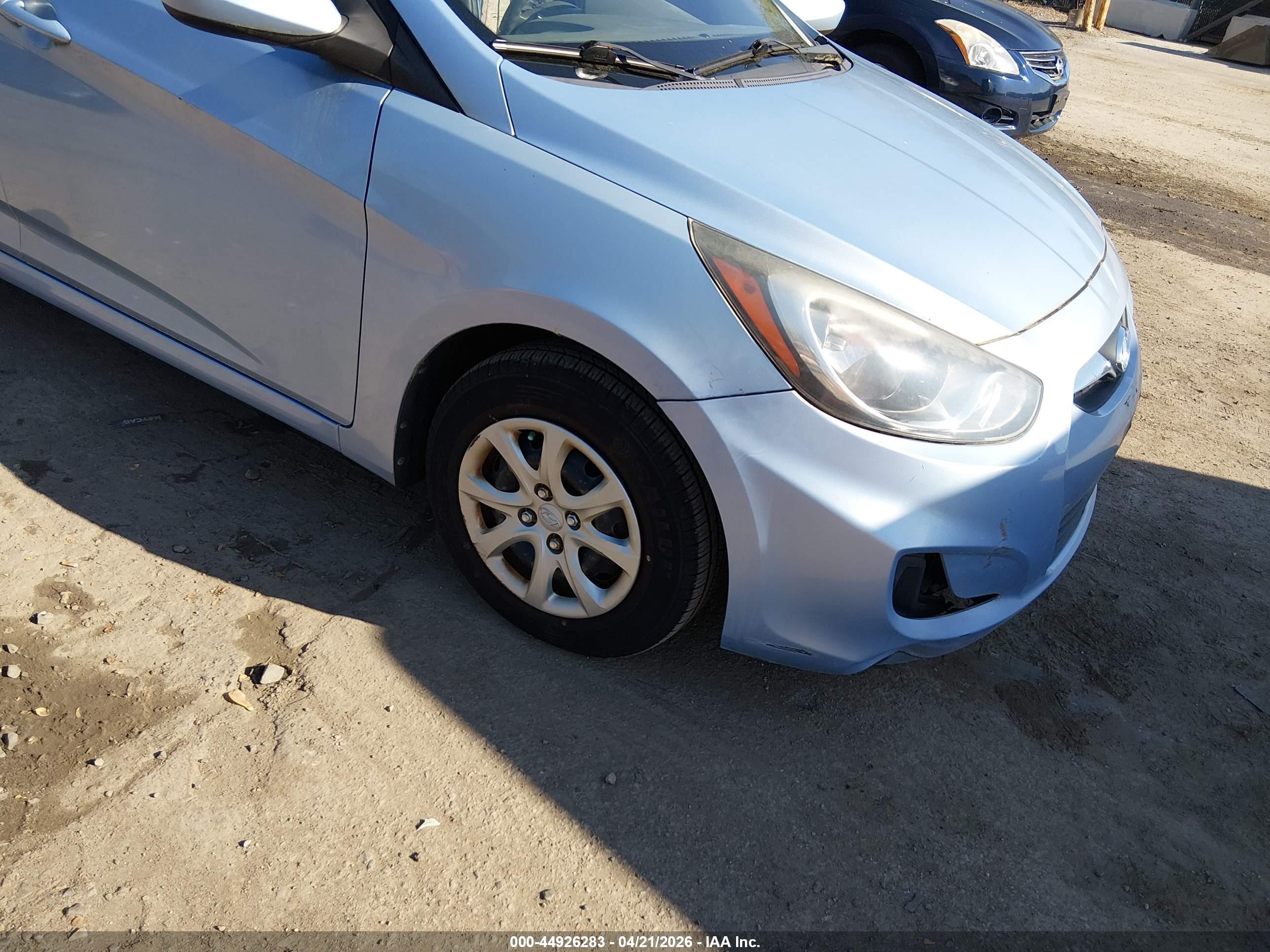 HYUNDAI ACCENT image 6