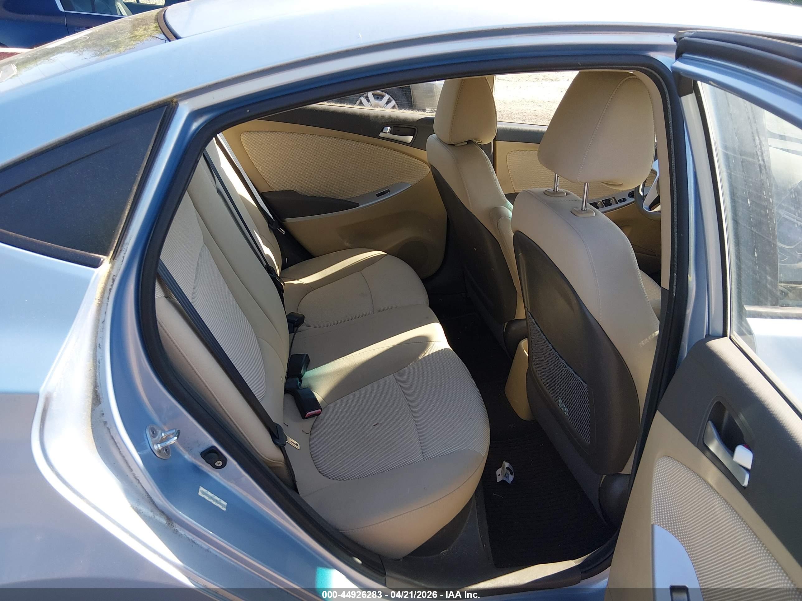HYUNDAI ACCENT image 8