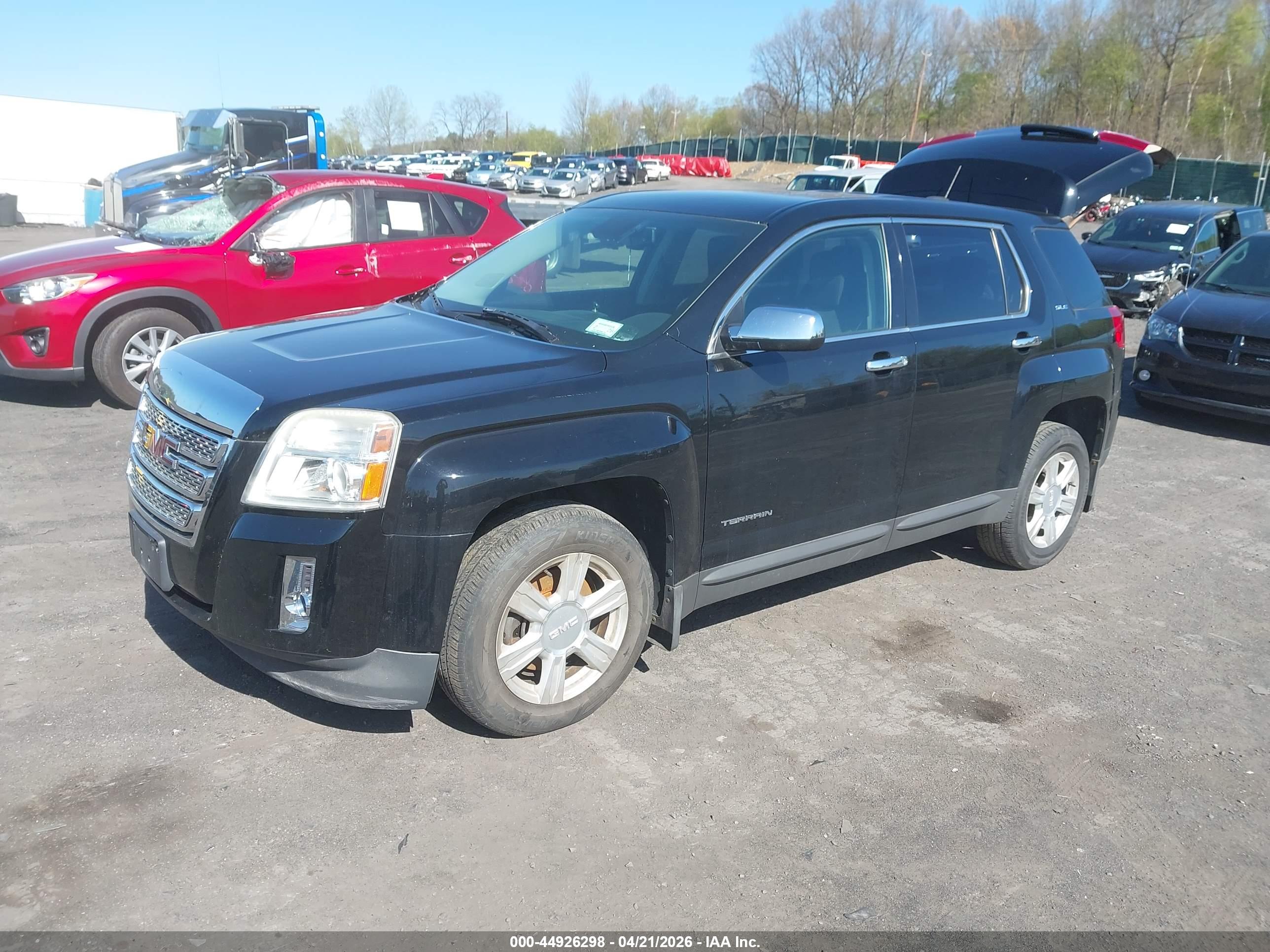 GMC TERRAIN image 2