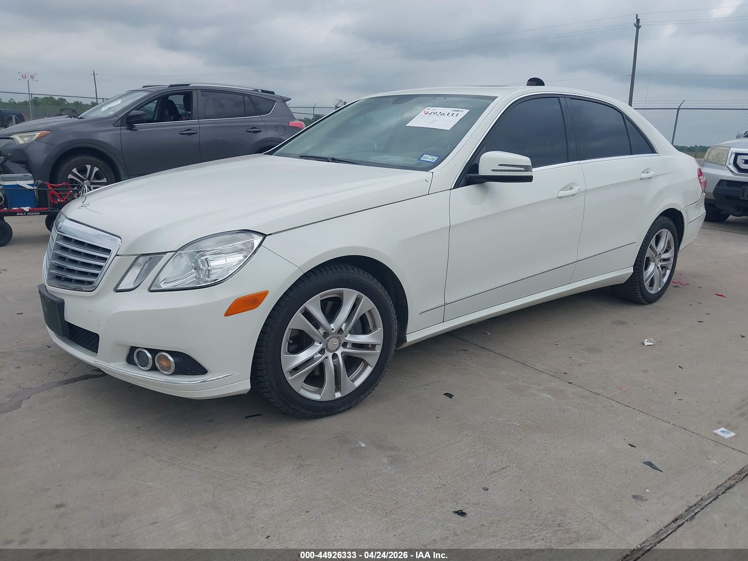 MERCEDES-BENZ E image 2