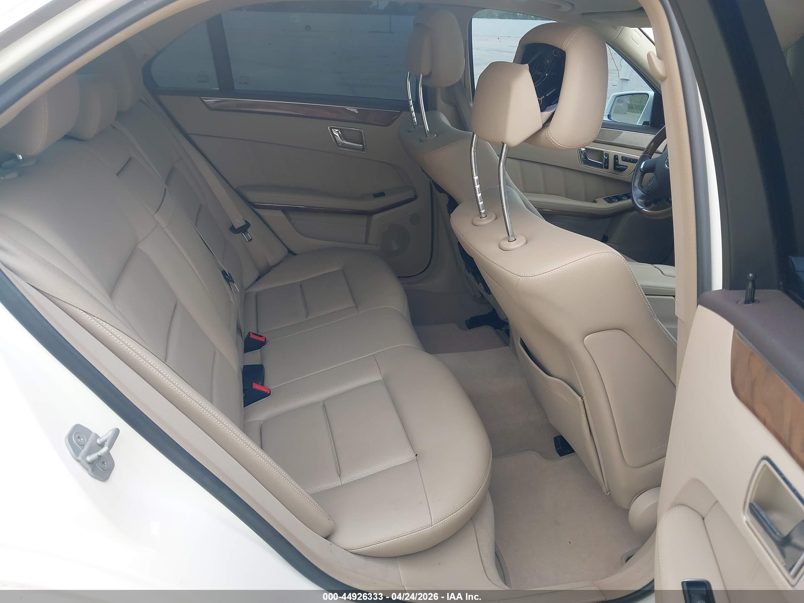 MERCEDES-BENZ E image 8