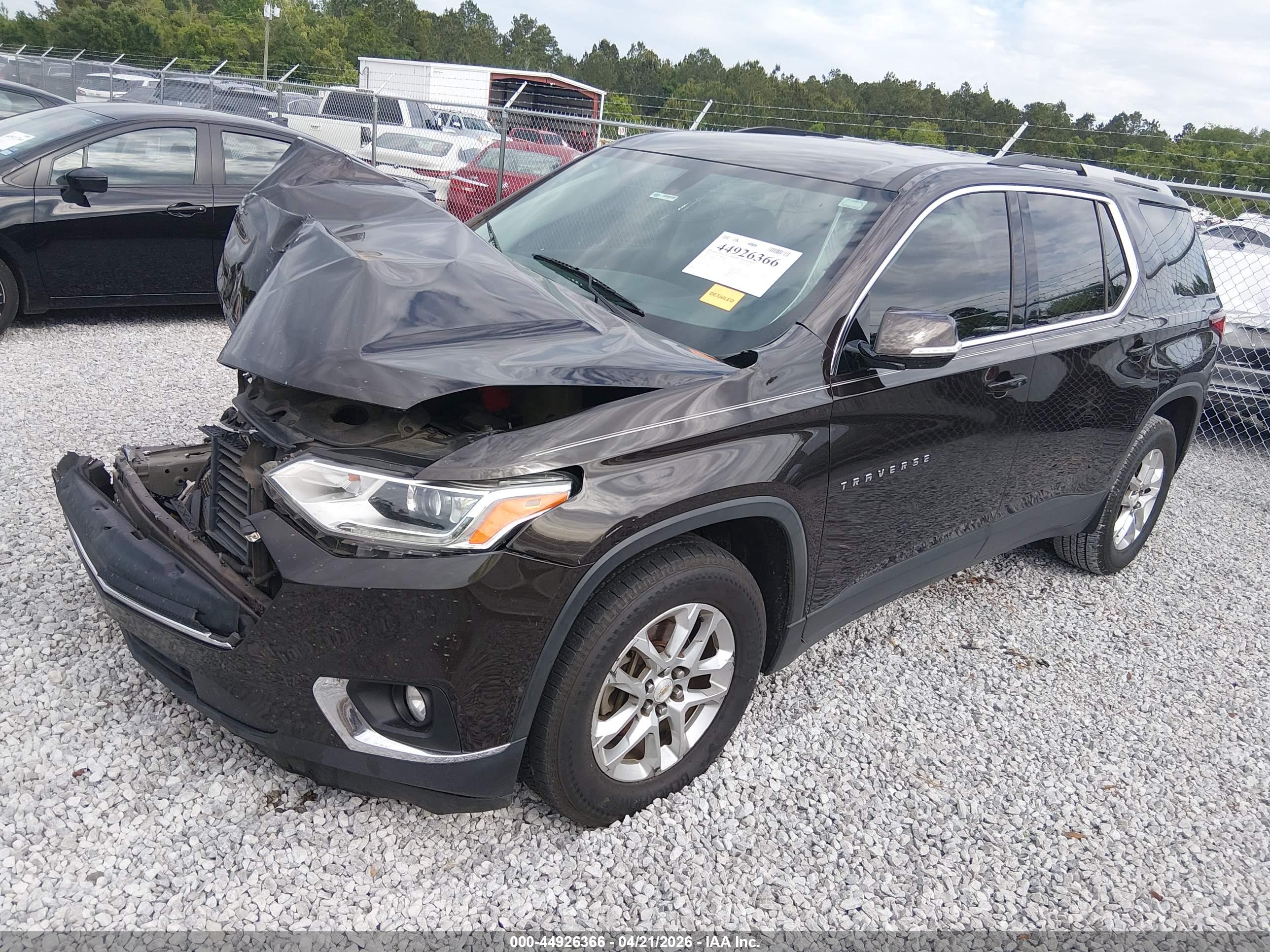 CHEVROLET TRAVERSE image 2
