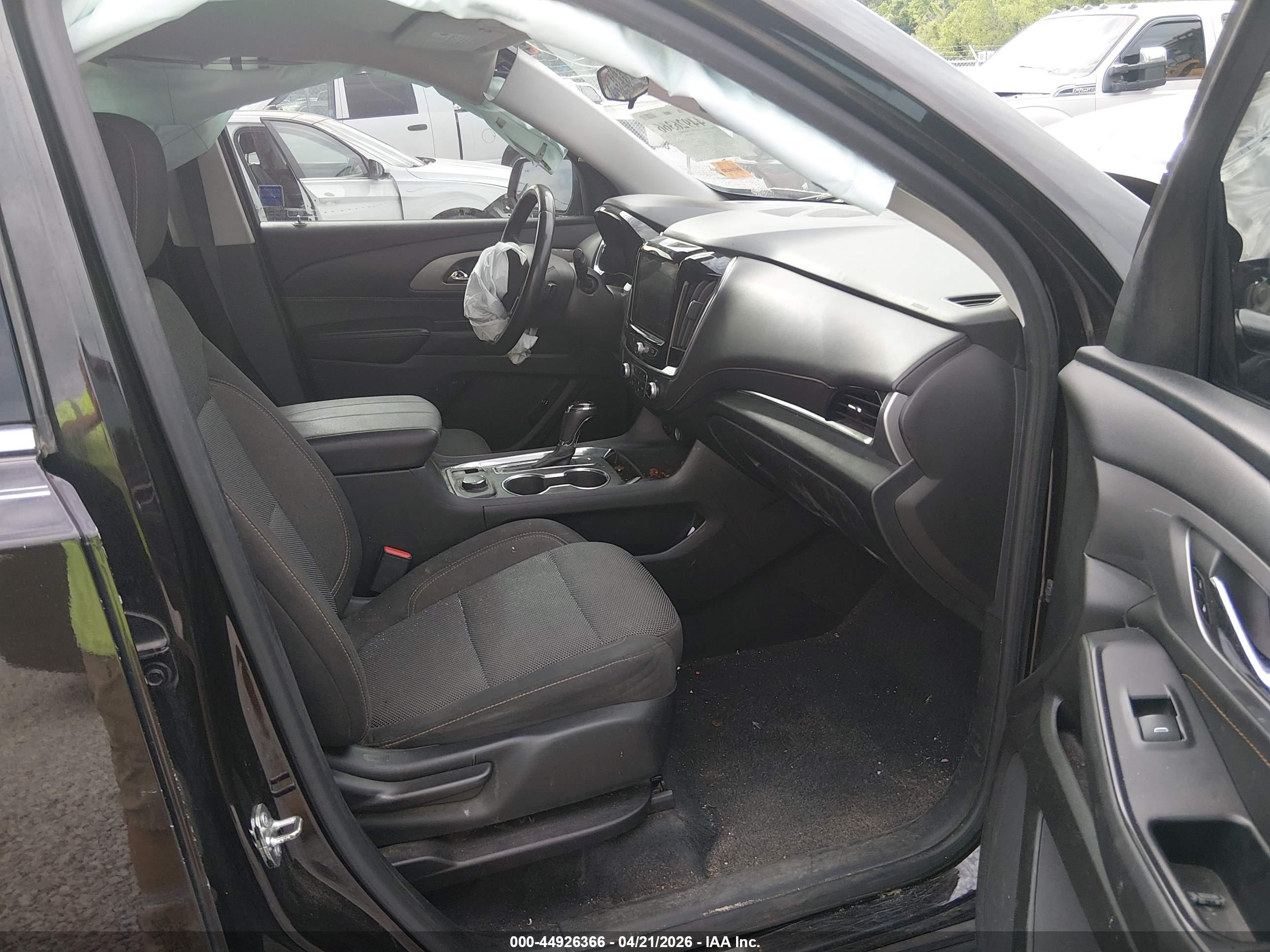 CHEVROLET TRAVERSE image 5