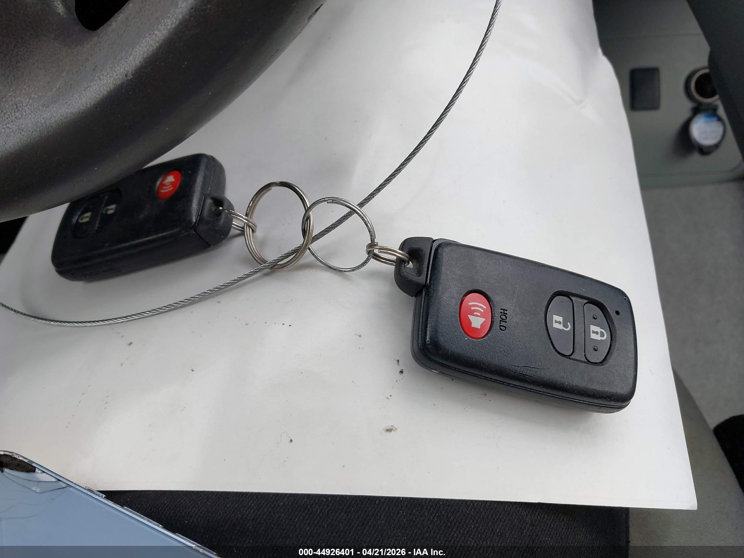 TOYOTA PRIUS image 11