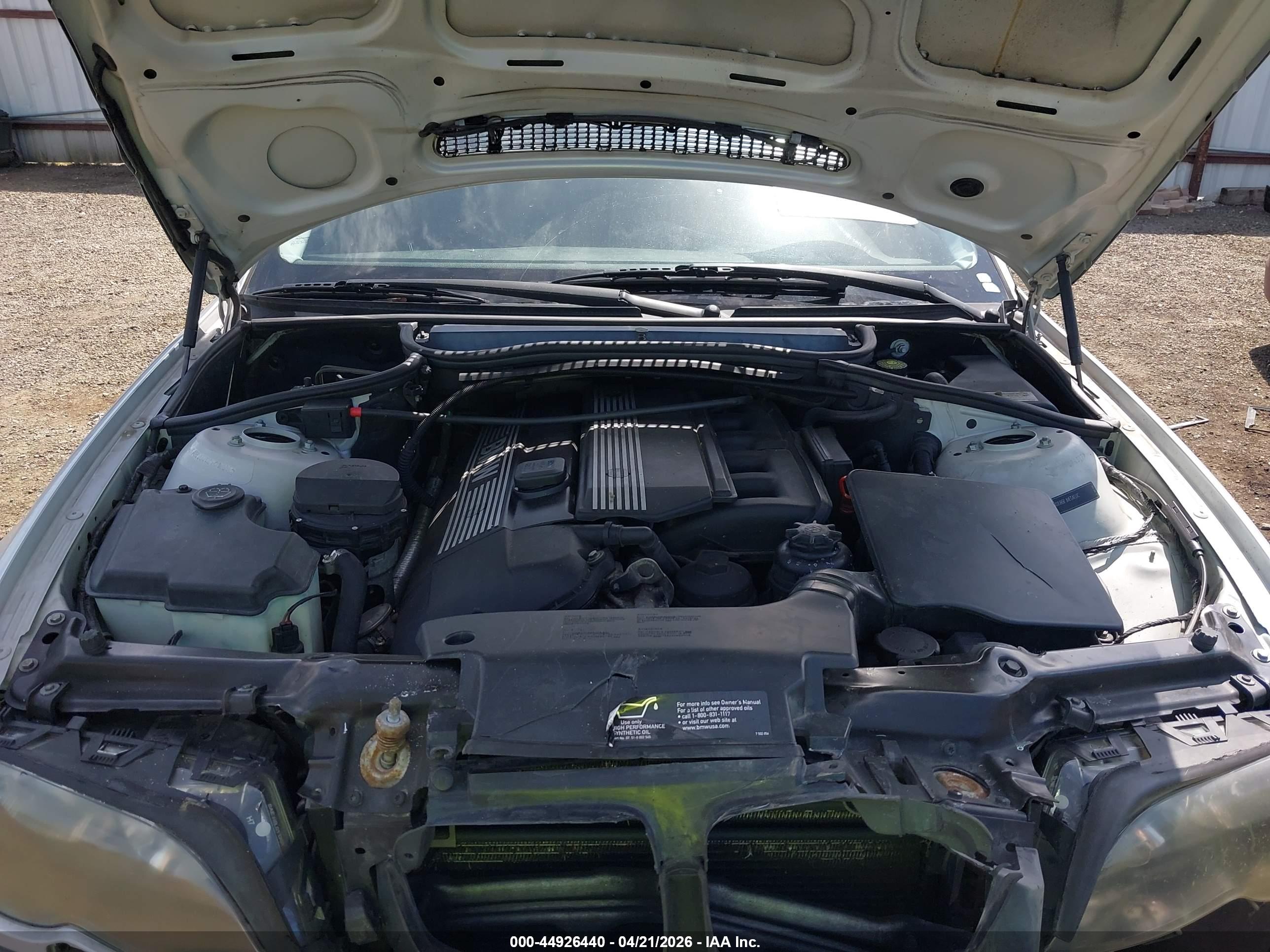 BMW 325XI image 10