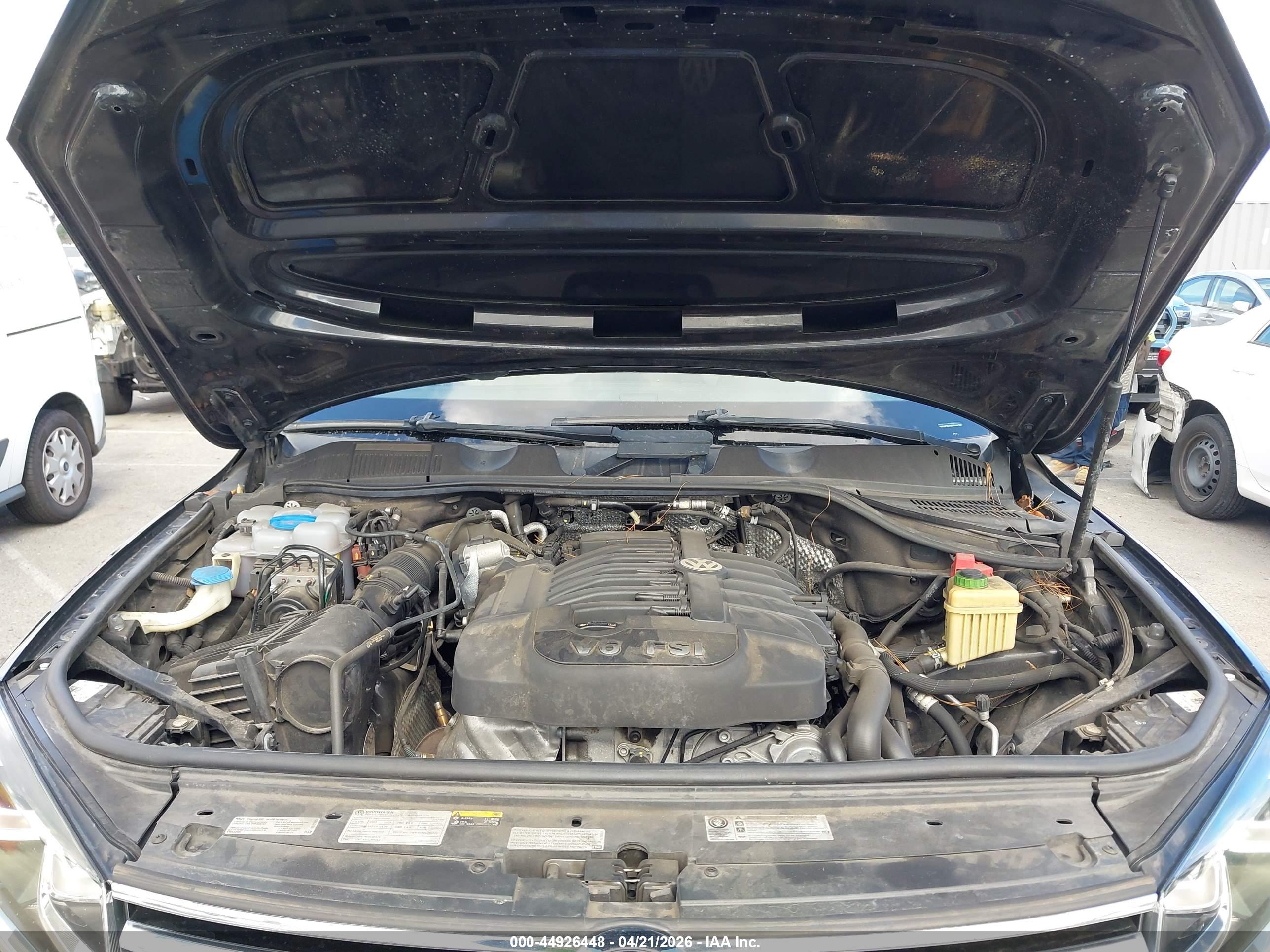 VOLKSWAGEN TOUAREG image 10