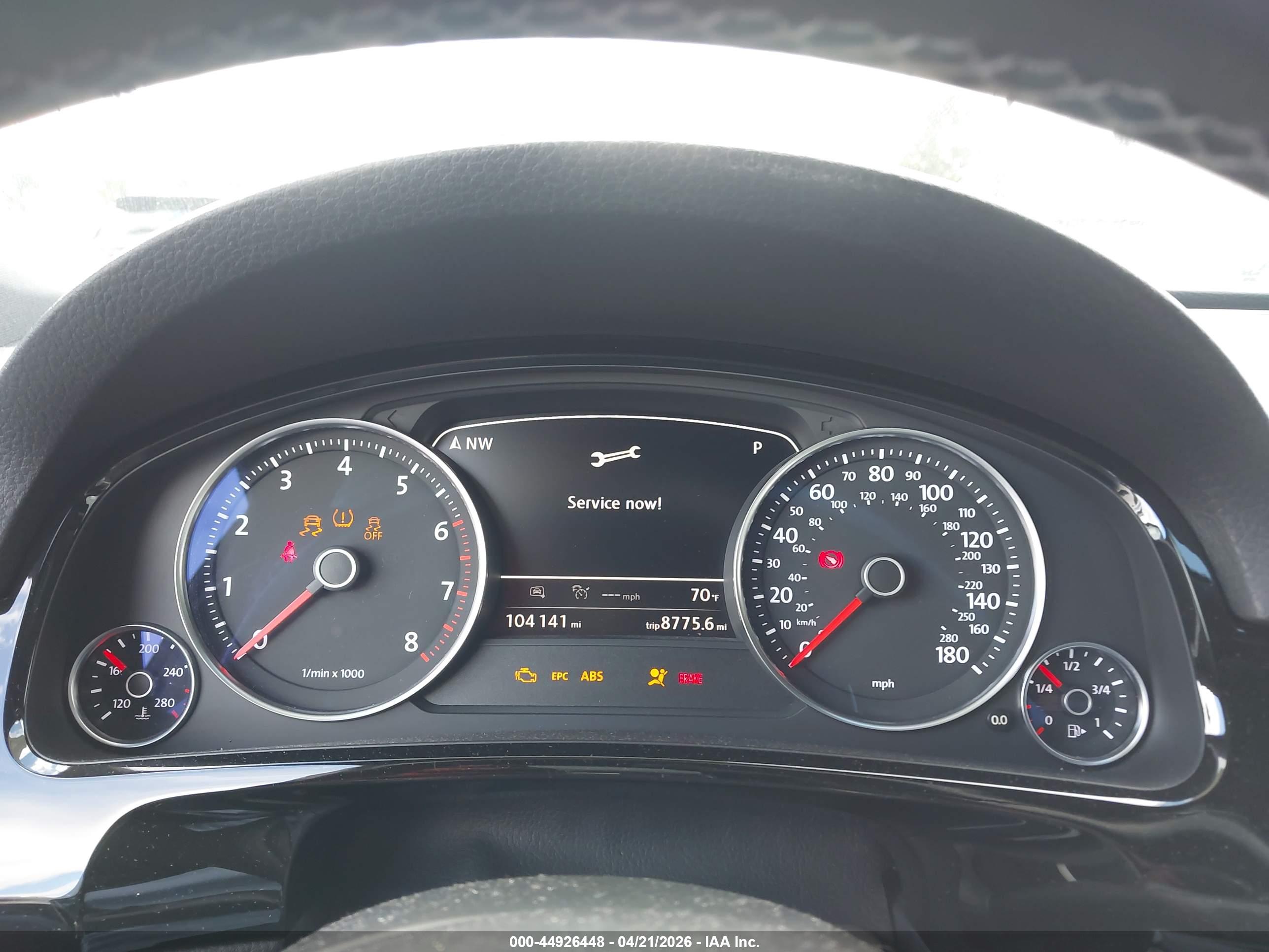 VOLKSWAGEN TOUAREG image 7
