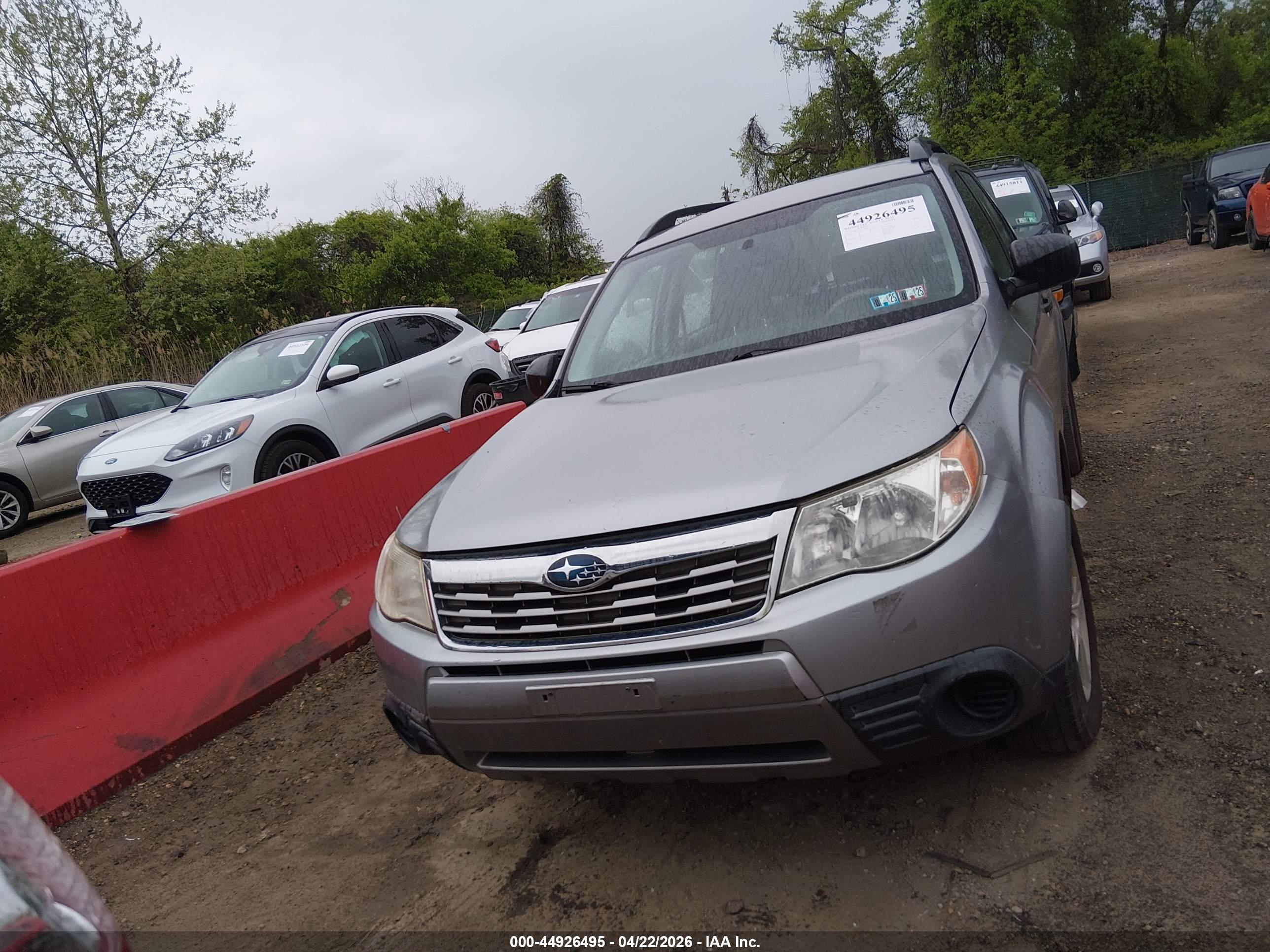 SUBARU FORESTER image 6